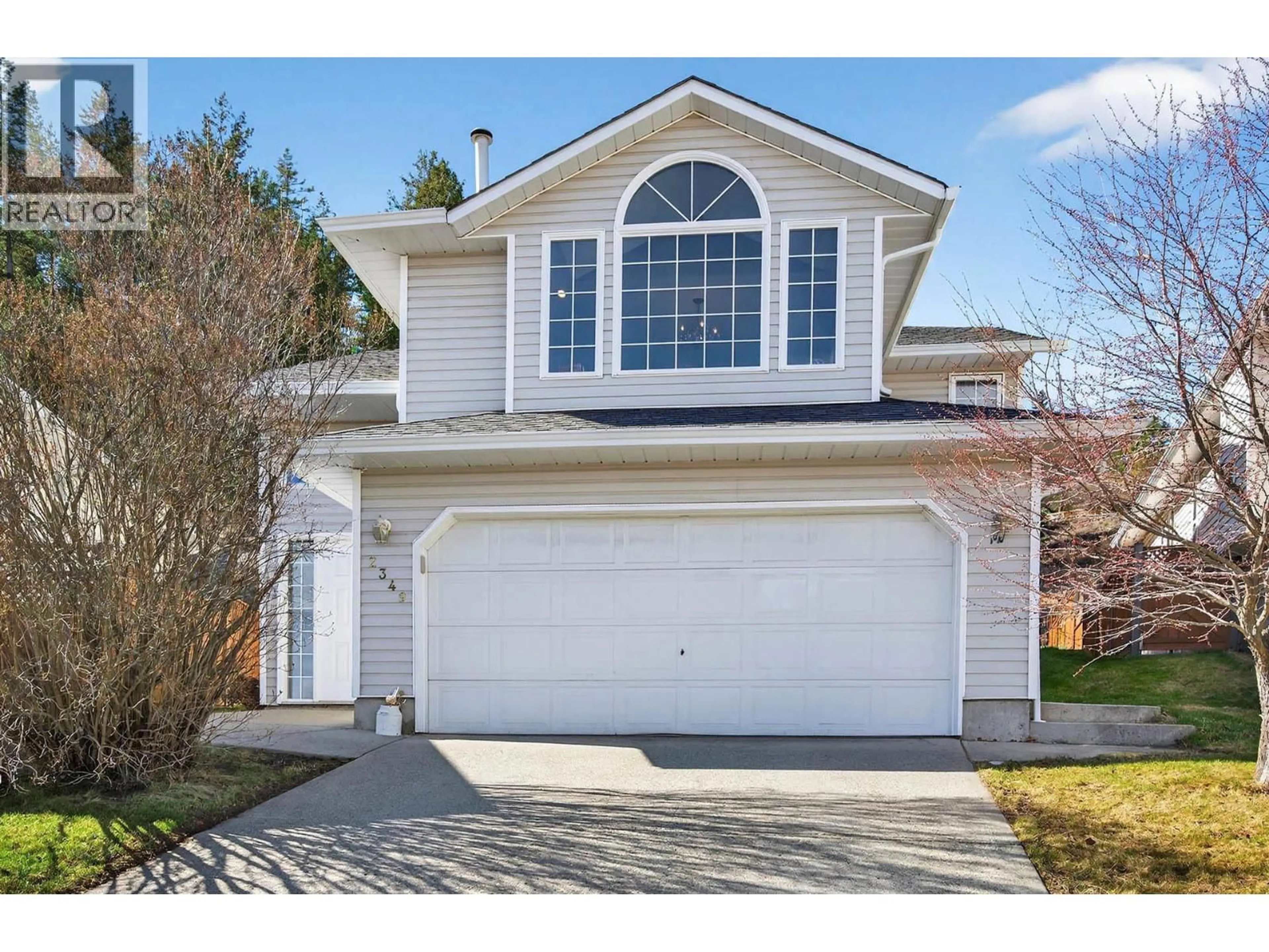 Home with vinyl exterior material, street for 2349 DRUMMOND COURT, Kamloops British Columbia V1S1T8