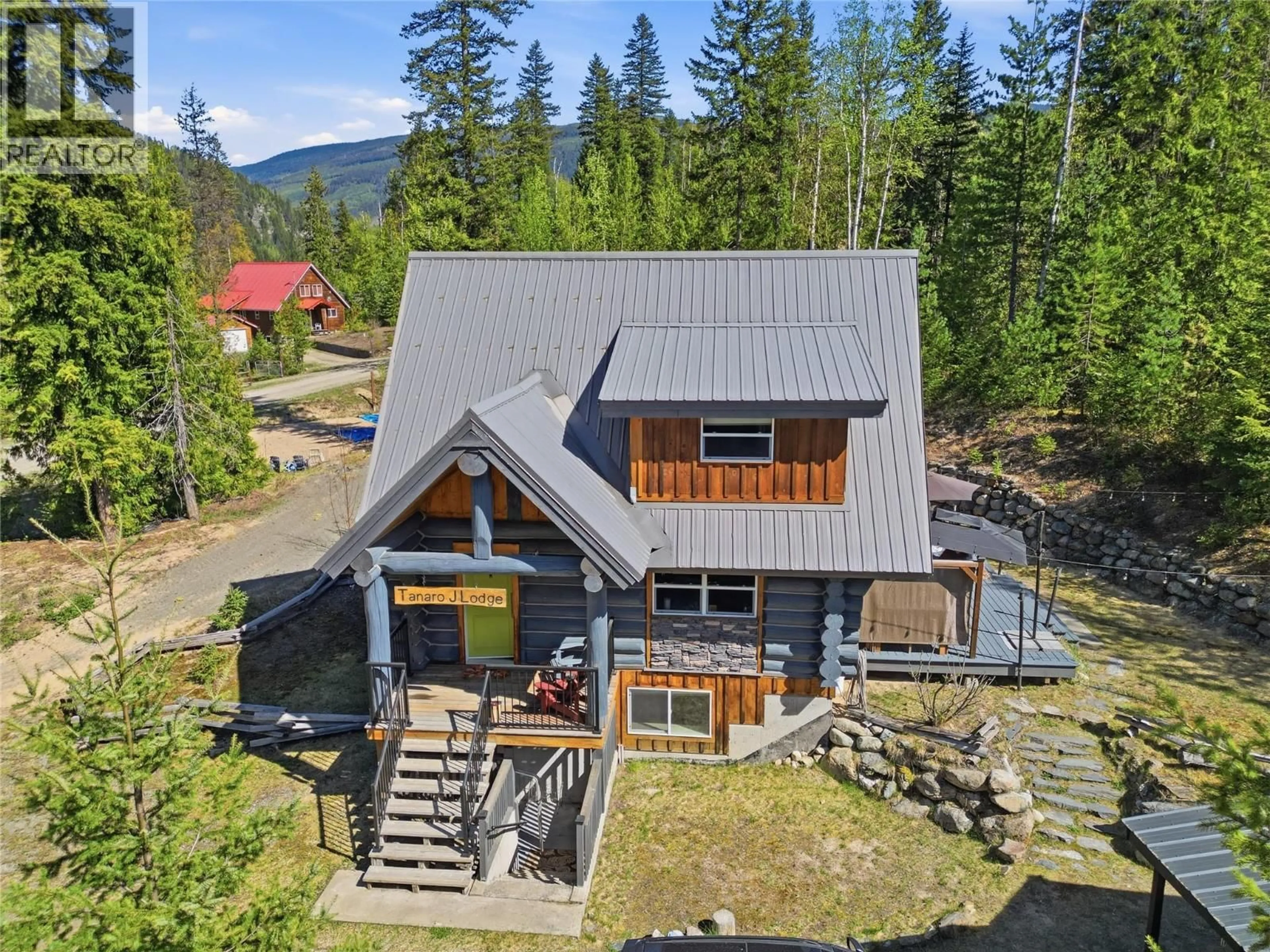 A pic from outside/outdoor area/front of a property/back of a property/a pic from drone, unknown for 4285 BARRIERE LAKE FS E ROAD, Barriere British Columbia V0E1E1