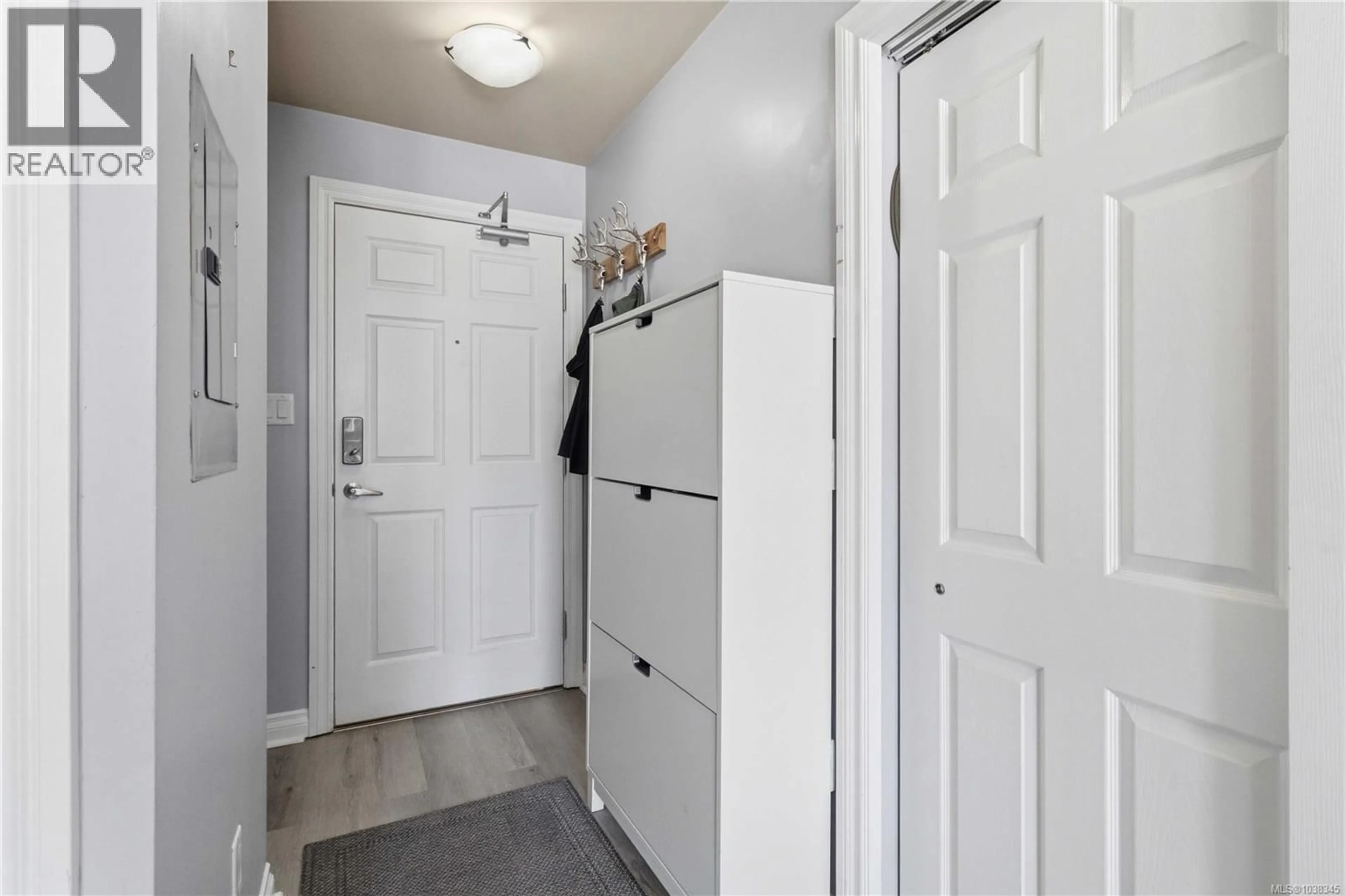 Indoor entryway for 413 - 866 GOLDSTREAM AVENUE, Langford British Columbia V9B0J3