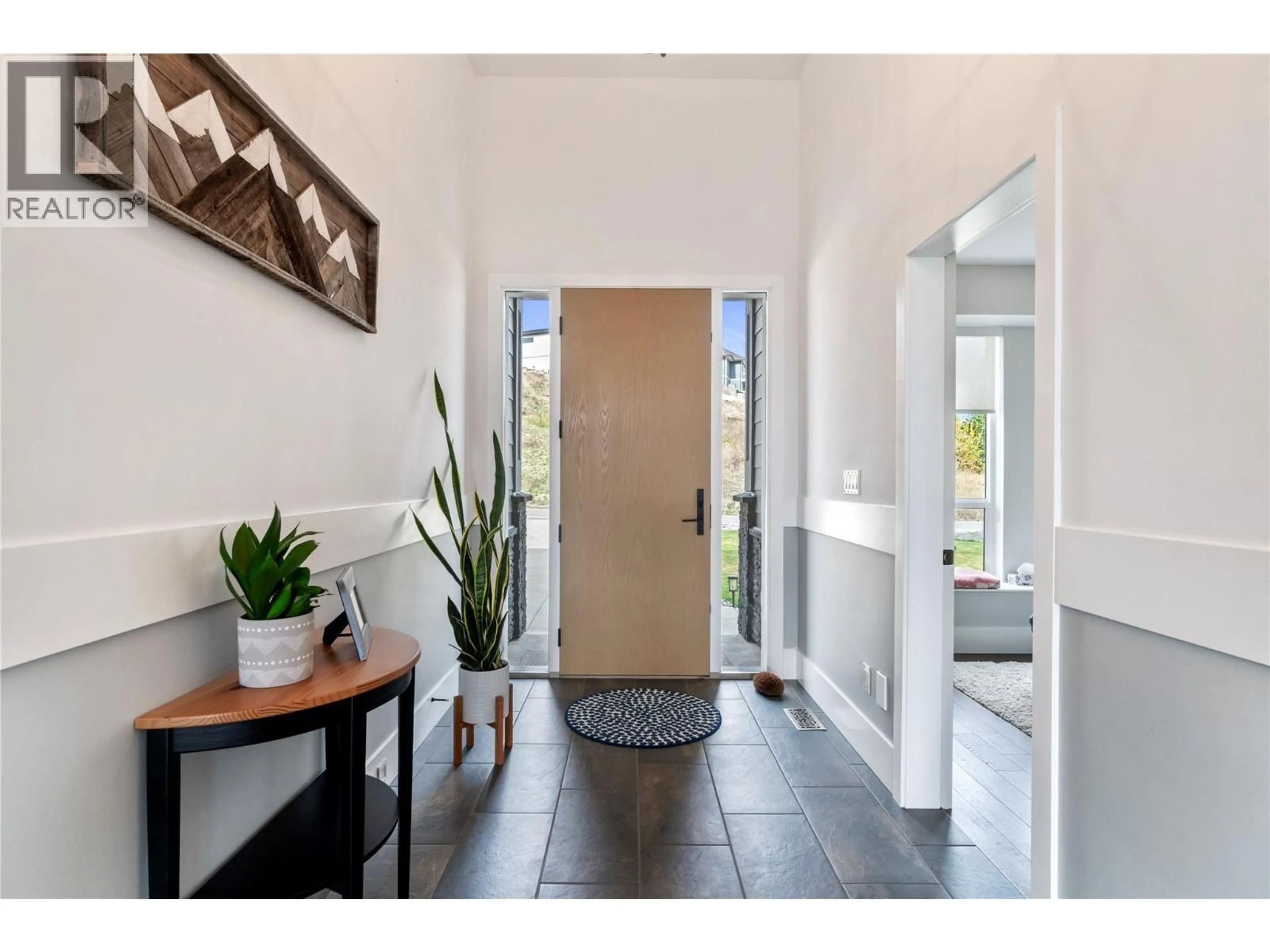 Indoor entryway for 2510 HIGHLANDS DRIVE, Blind Bay British Columbia V0E1H2