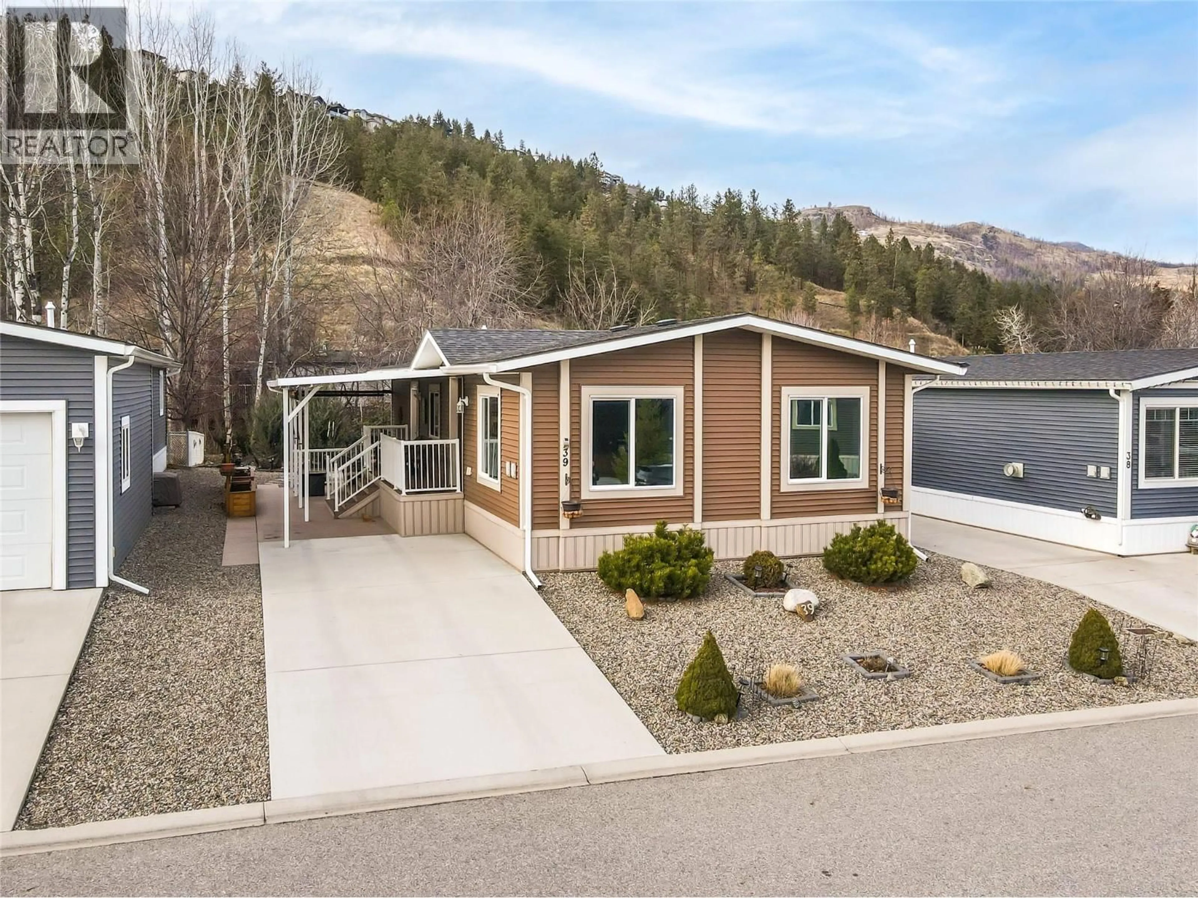 Home with vinyl exterior material, unknown for 39 - 1835 NANCEE WAY COURT, Kelowna British Columbia V1Z4C1