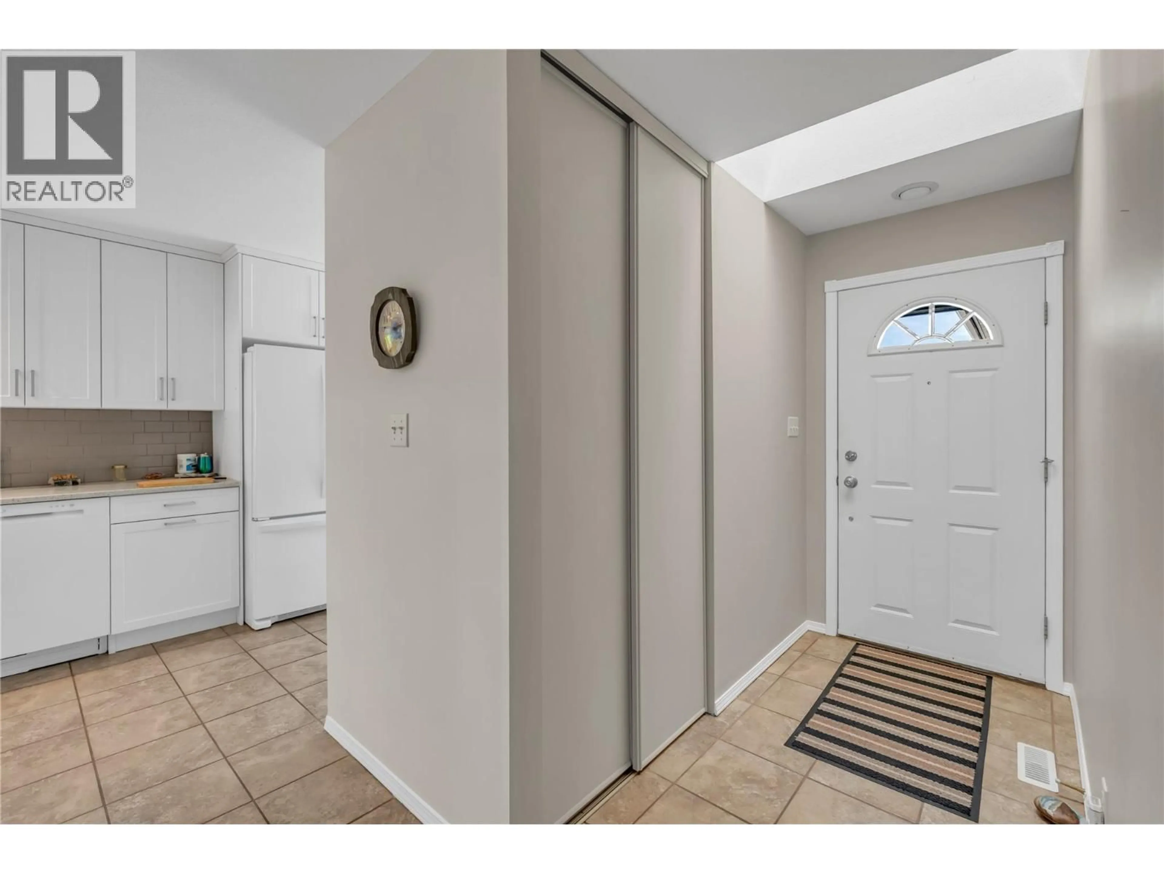 Indoor entryway for 15 - 11121 SCOTT STREET, Summerland British Columbia V0H1Z0