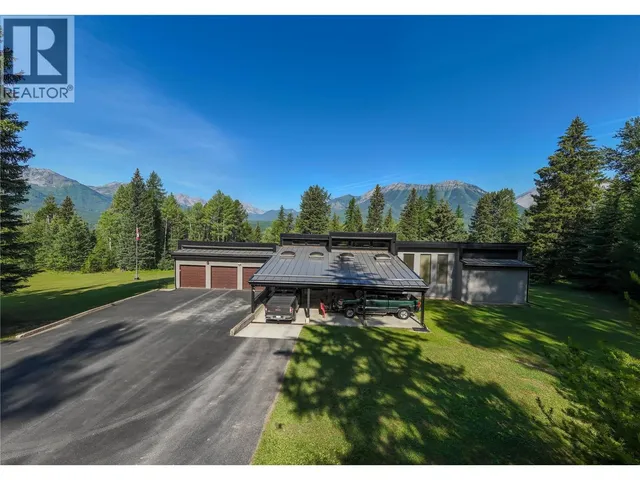 105 CASTLE MOUNTAIN ROAD, Fernie 2