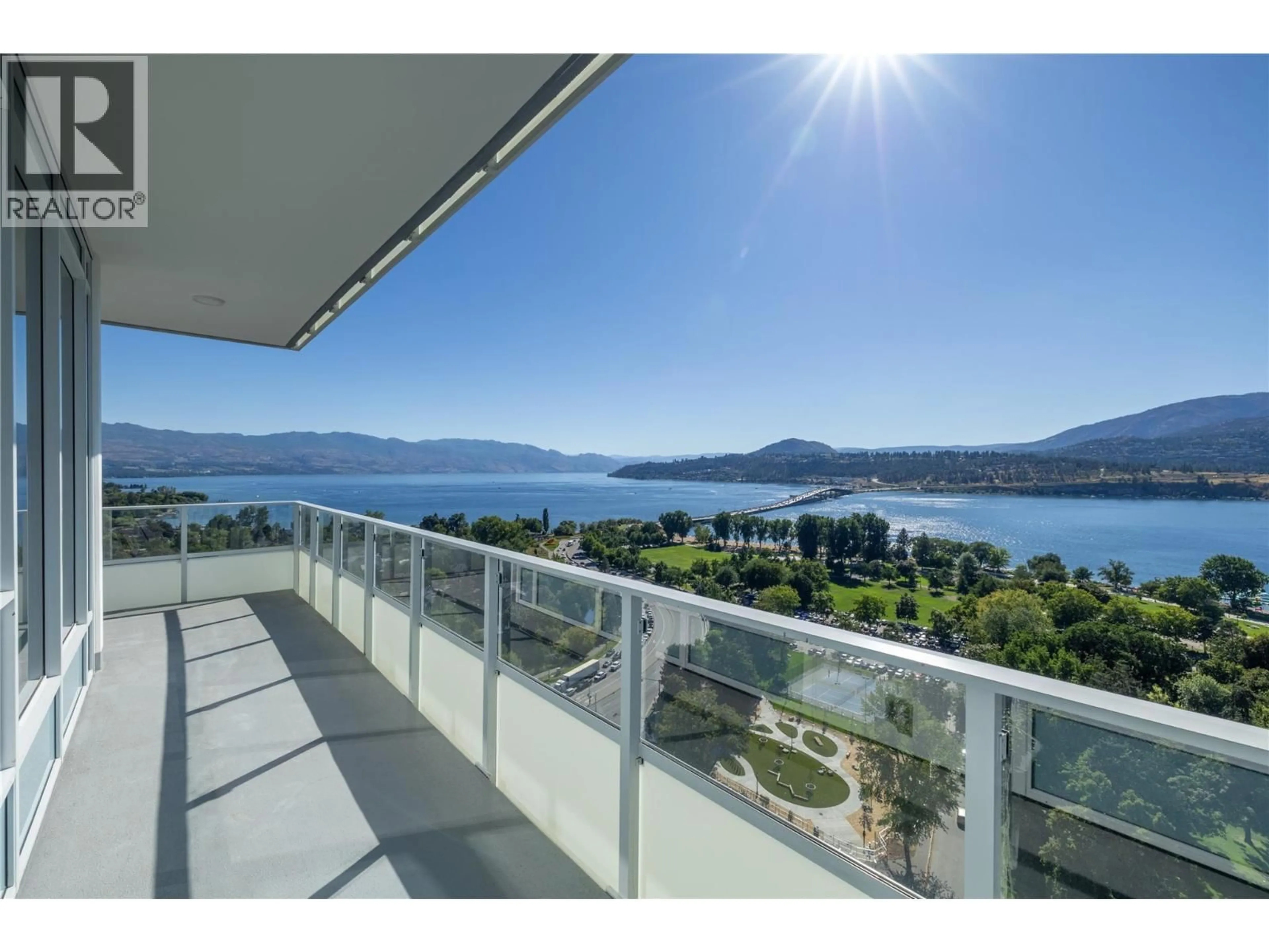 Balcony in the apartment, water/lake/river/ocean view for 2107 - 238 LEON AVENUE, Kelowna British Columbia V1Y0N6