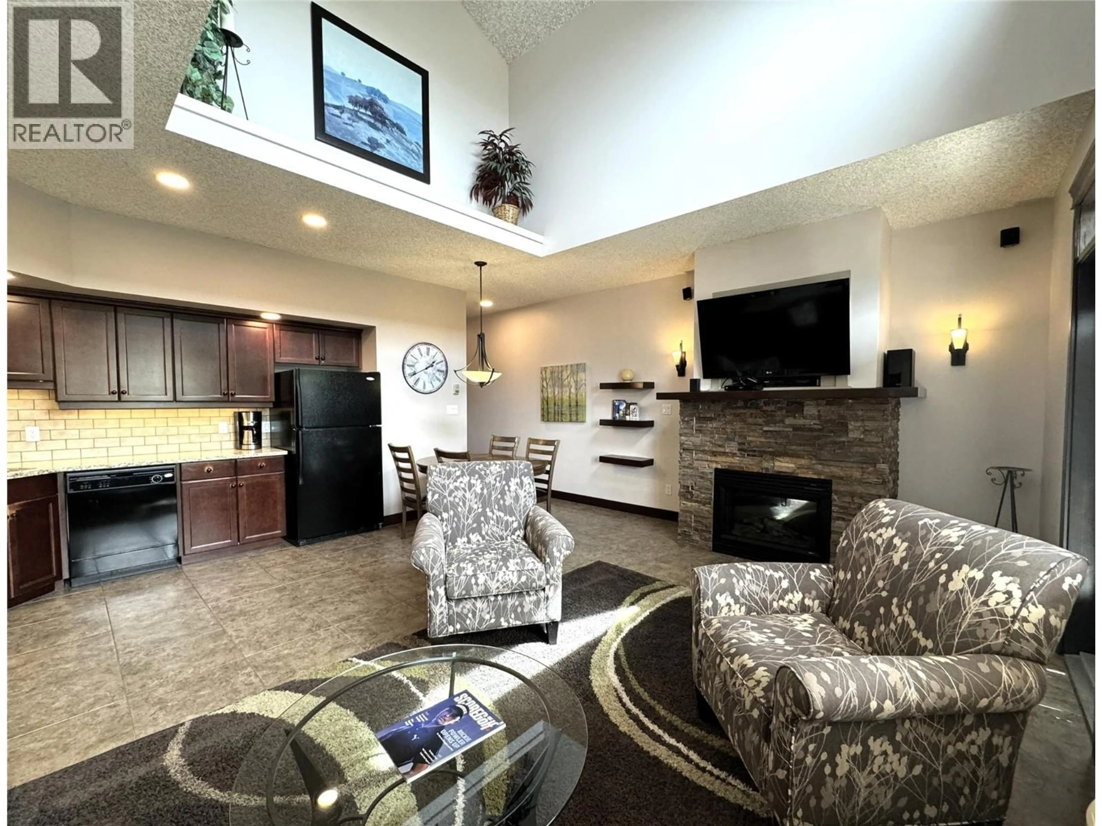 Living room with furniture, unknown for 533B - 500 BIGHORN BOULEVARD, Radium Hot Springs British Columbia V0A1M0