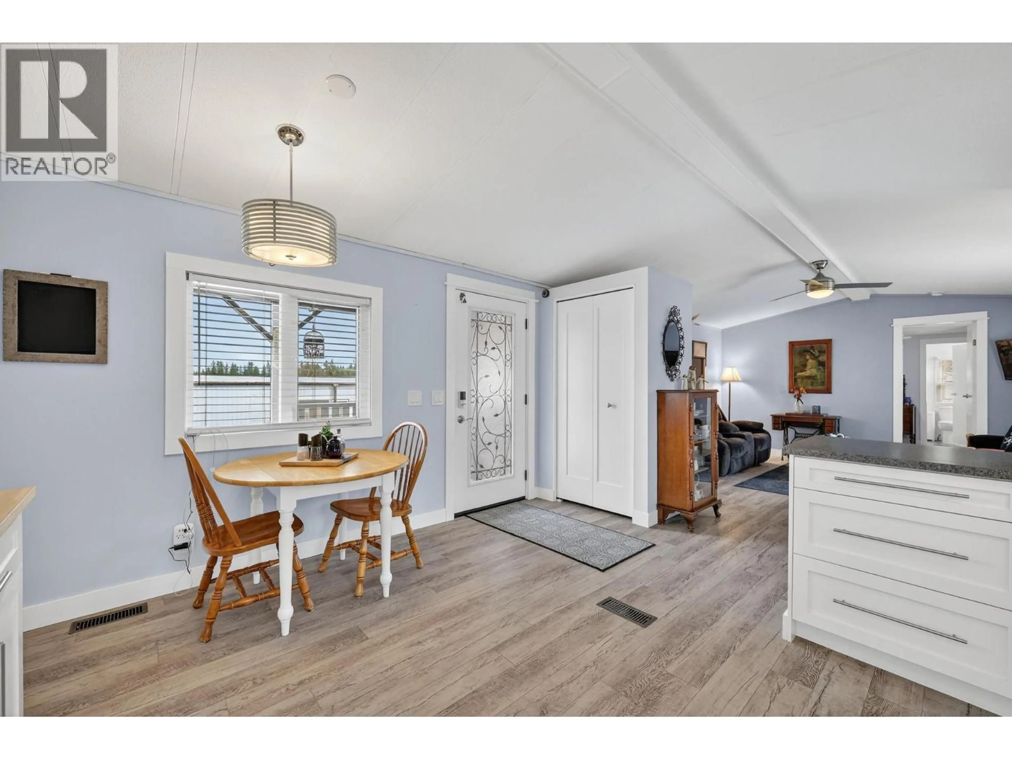 Open concept kitchen, wood/laminate floor for 72 - 3535 MCCULLOCH ROAD, Kelowna British Columbia V1W4R8