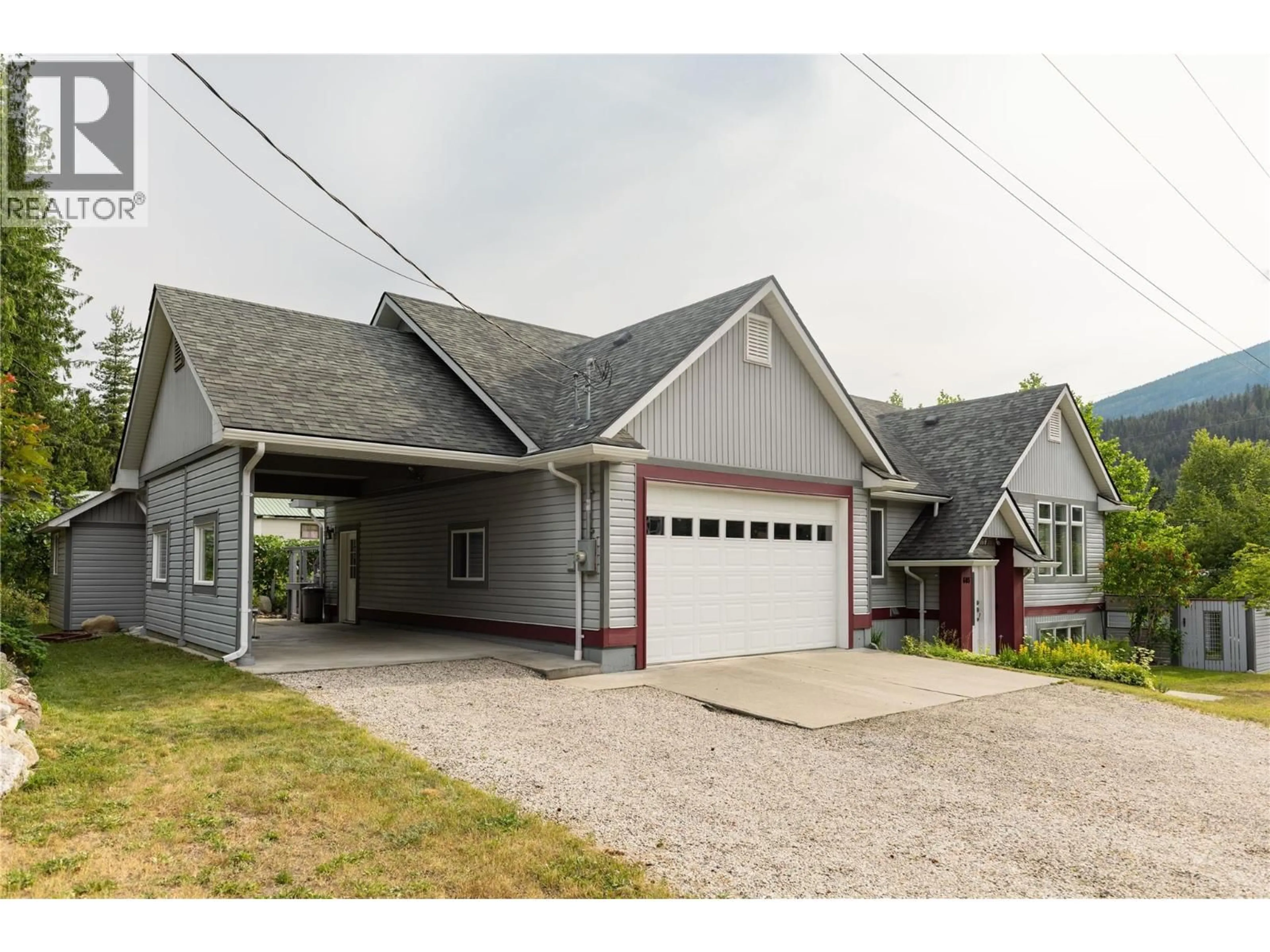 Indoor garage for 603 FLETCHER AVENUE, Slocan British Columbia V0G2C0