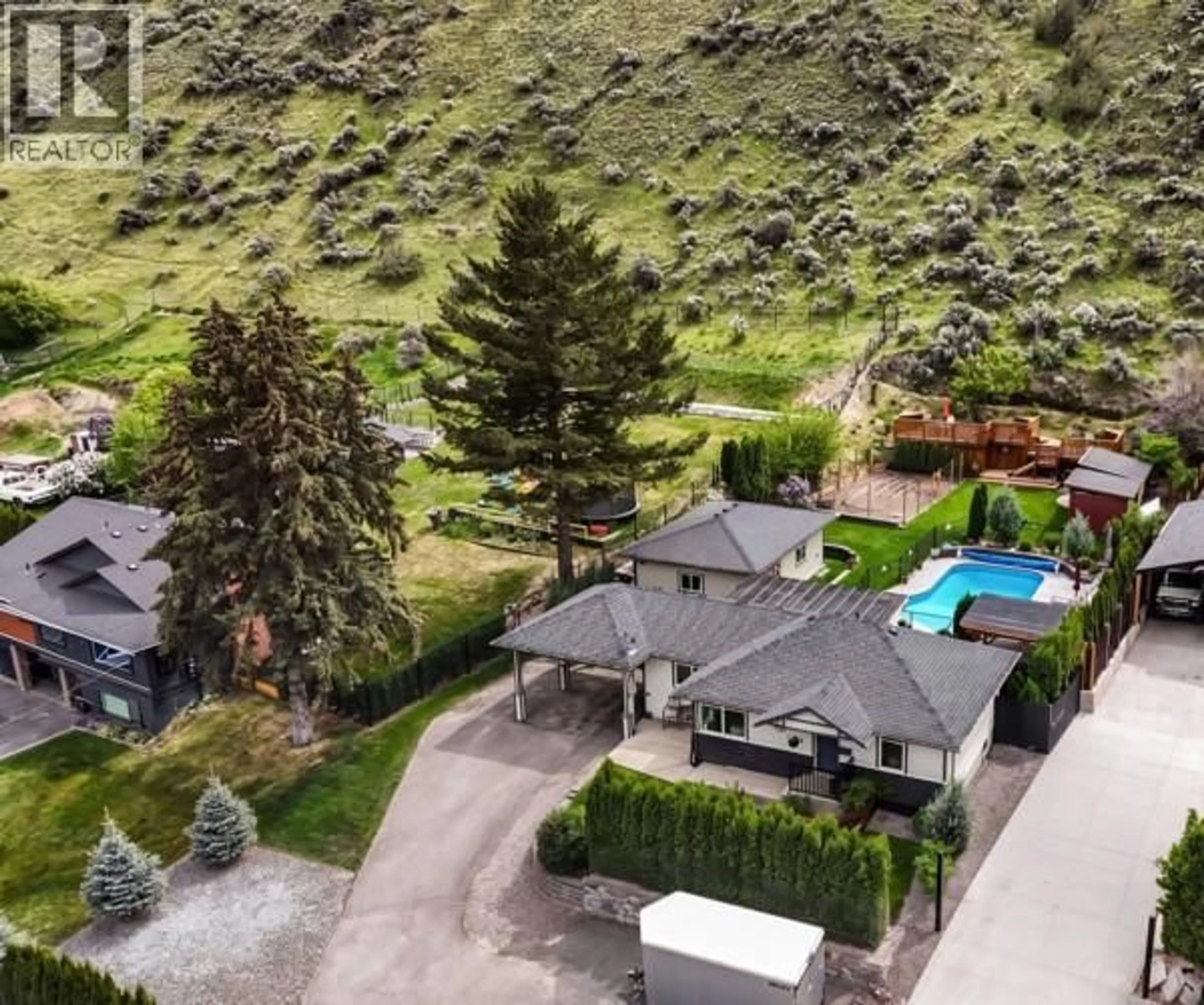 A pic from outside/outdoor area/front of a property/back of a property/a pic from drone, mountain view for 2015 VALLEYVIEW DRIVE, Kamloops British Columbia V2C4C3