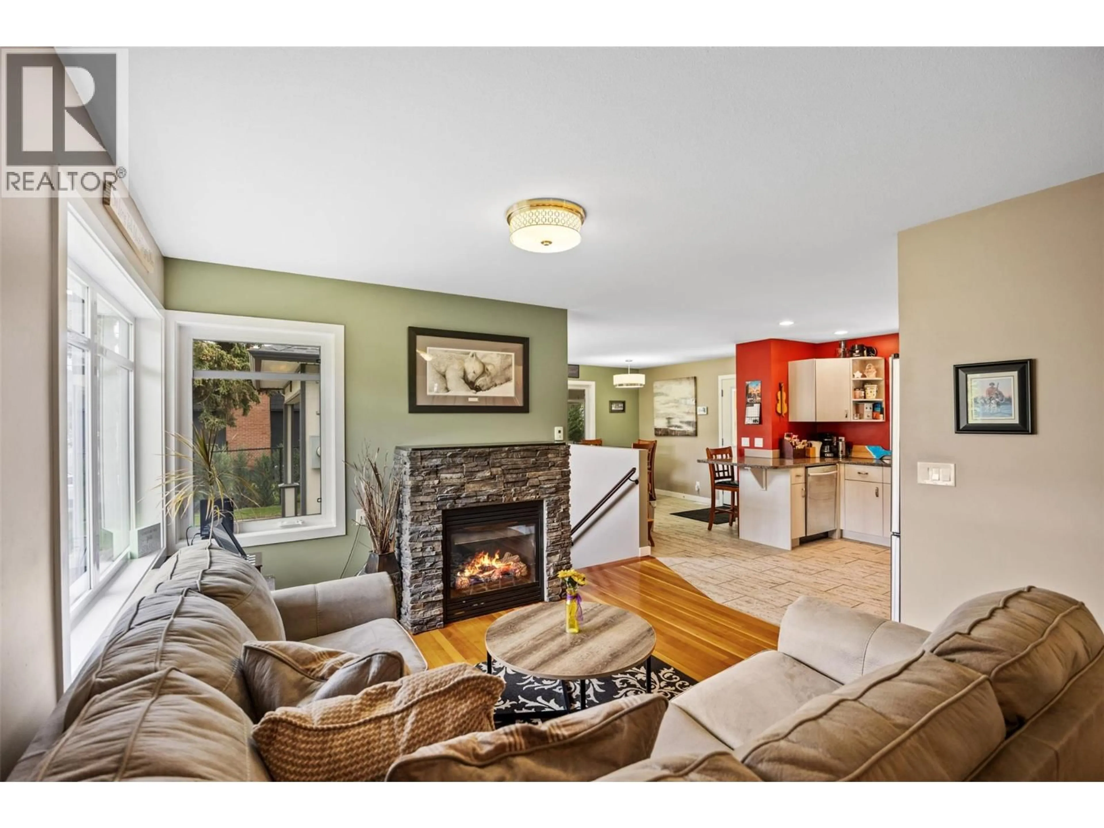 Living room with furniture, unknown for 2015 VALLEYVIEW DRIVE, Kamloops British Columbia V2C4C3