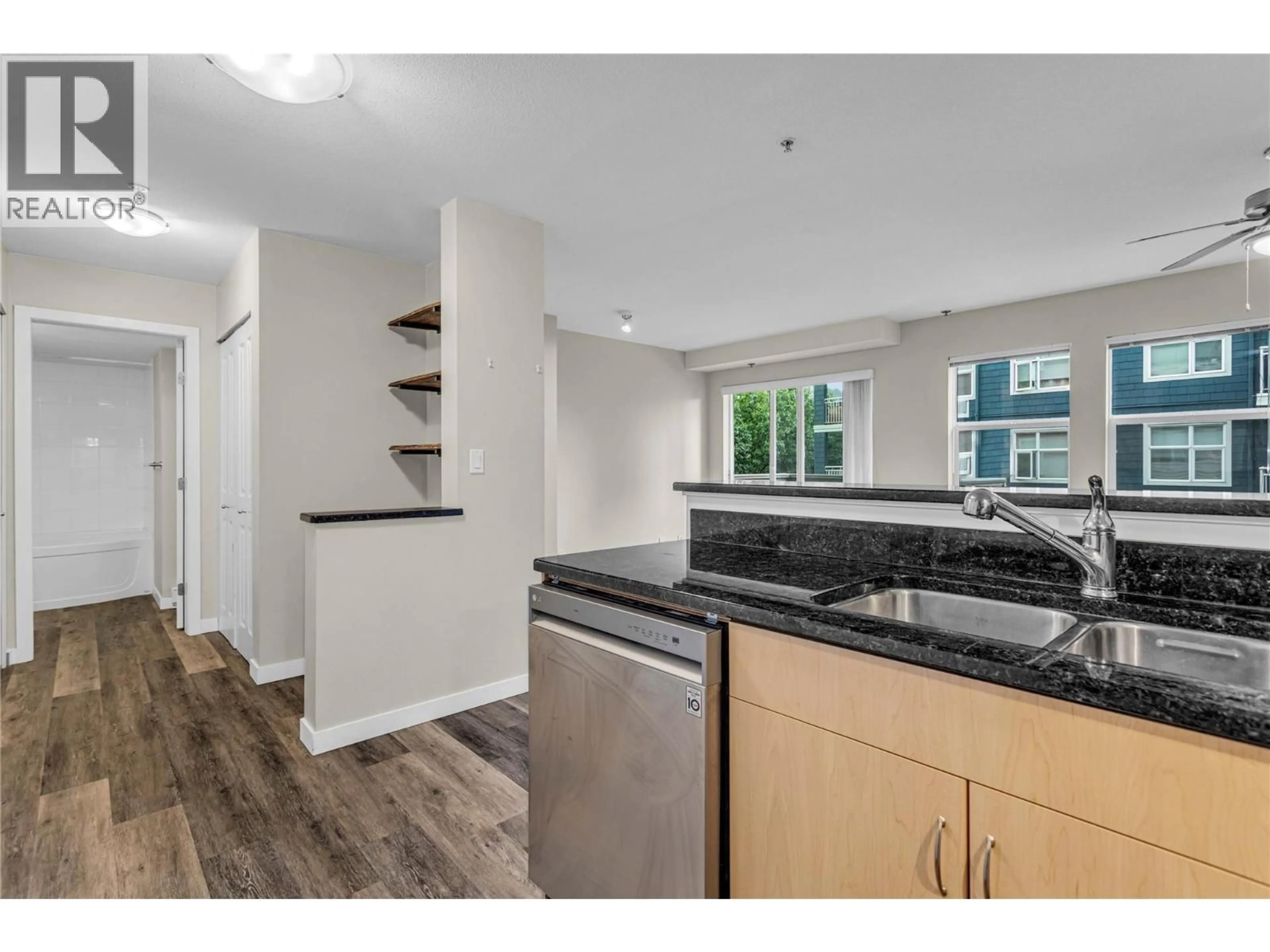 Standard kitchen, unknown for 200 - 555 YATES ROAD, Kelowna British Columbia V1V2V2