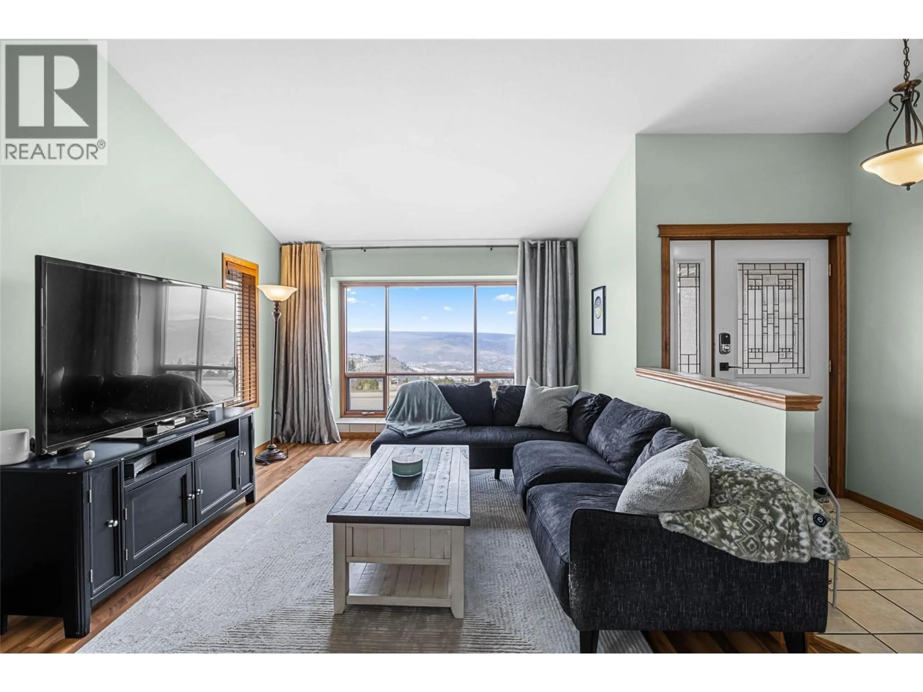 Living room with furniture, unknown for 2257 GARYMEDE DRIVE, Kamloops British Columbia V1S1P3