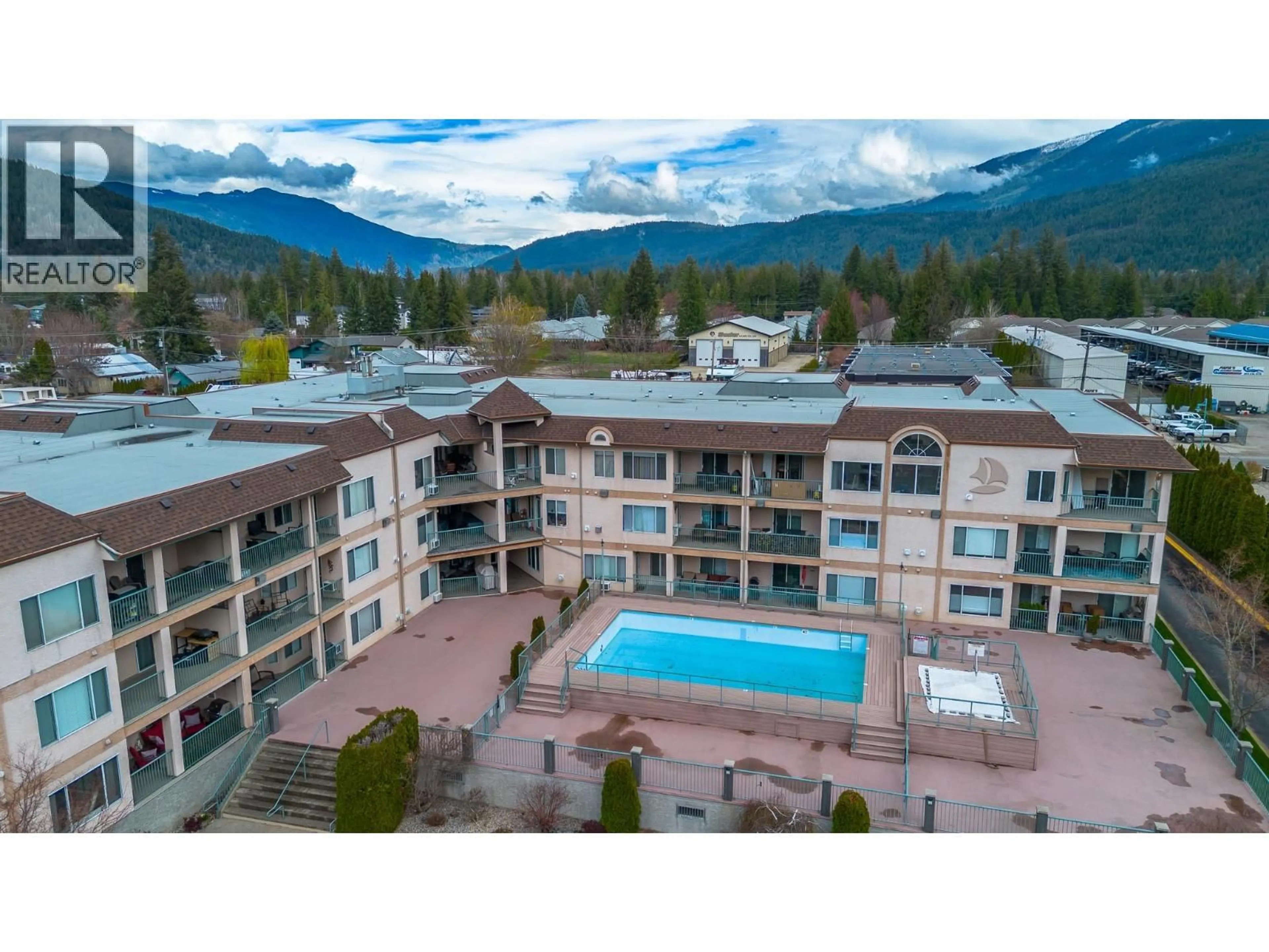 A pic from outside/outdoor area/front of a property/back of a property/a pic from drone, mountain view for 304 - 1002 RIVERSIDE AVENUE, Sicamous British Columbia V0E2V1