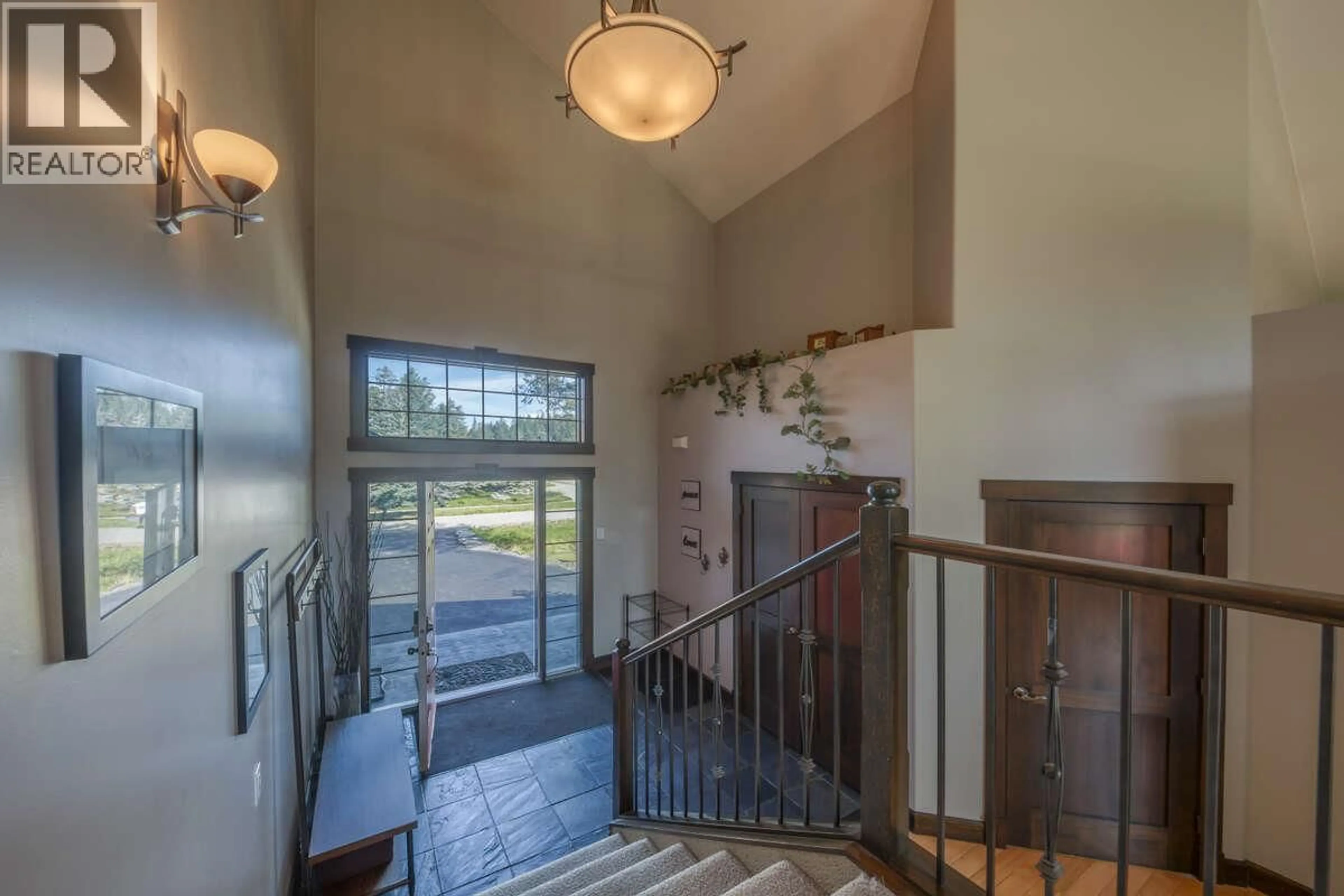 Indoor foyer for 2576 SANDSTONE OTHER, Invermere British Columbia V0A1K6