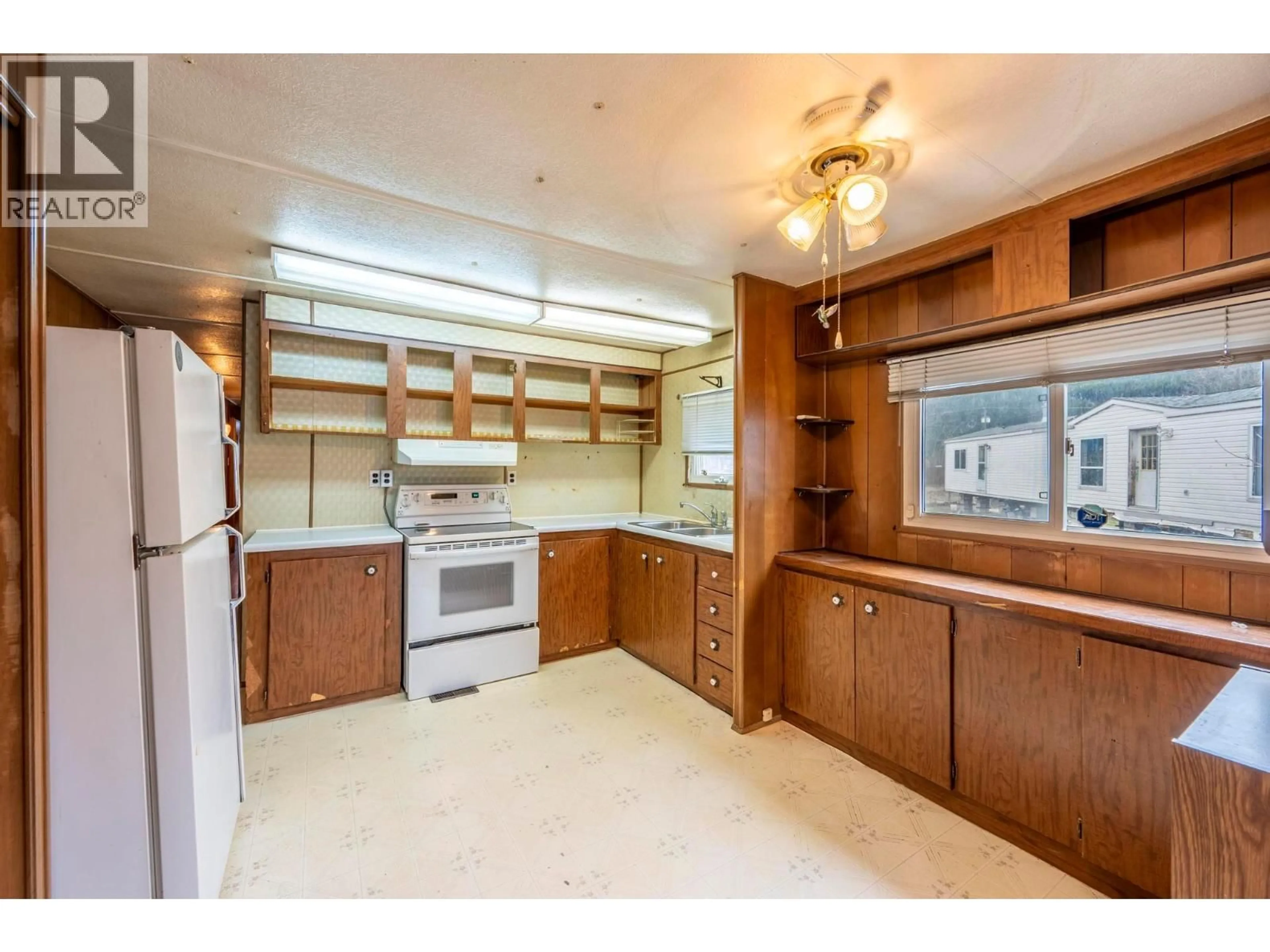 Standard kitchen, unknown for 1029 KING CRESCENT, Golden British Columbia V0A1H2