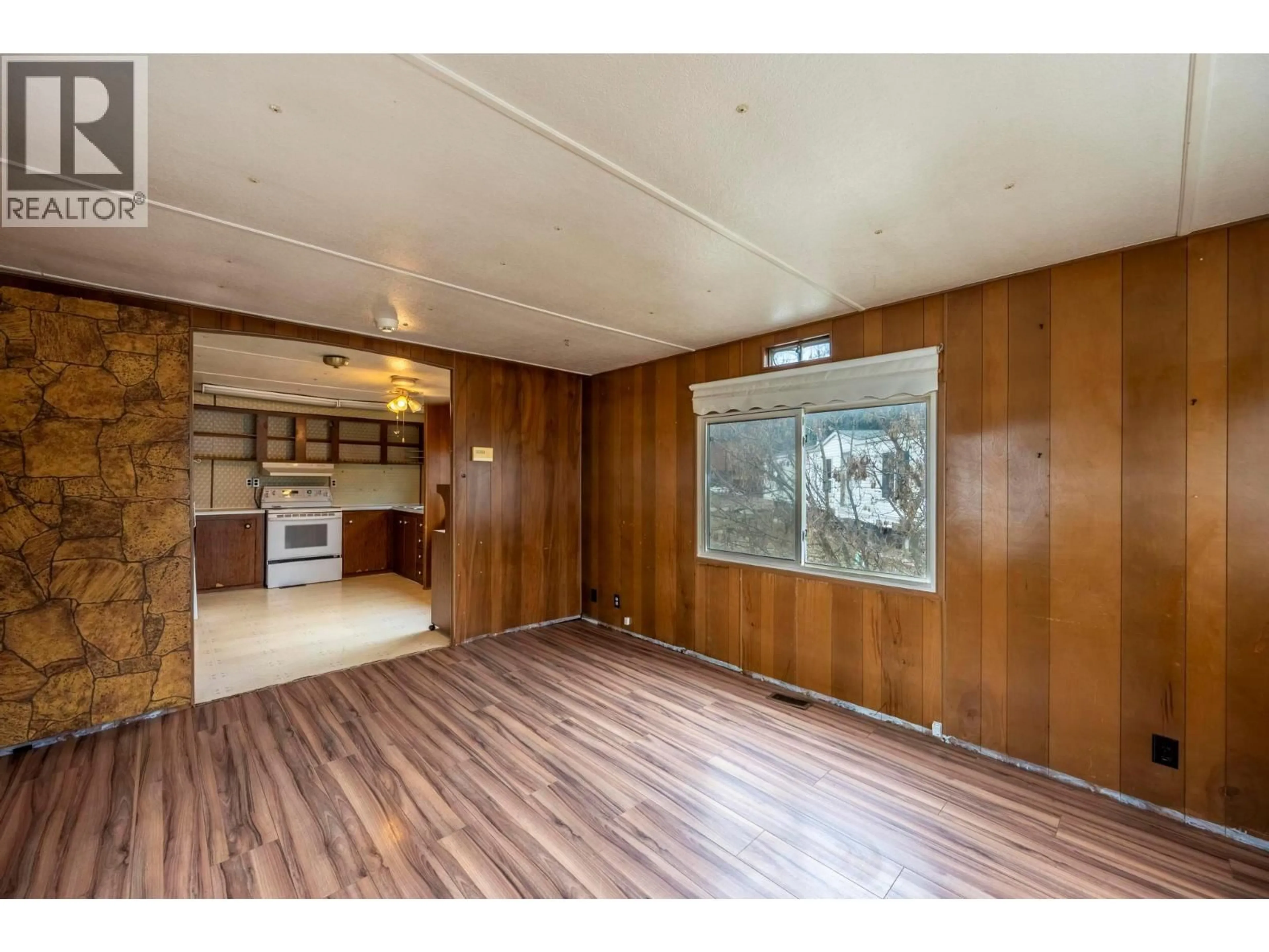 Unknown for 1029 KING CRESCENT, Golden British Columbia V0A1H2