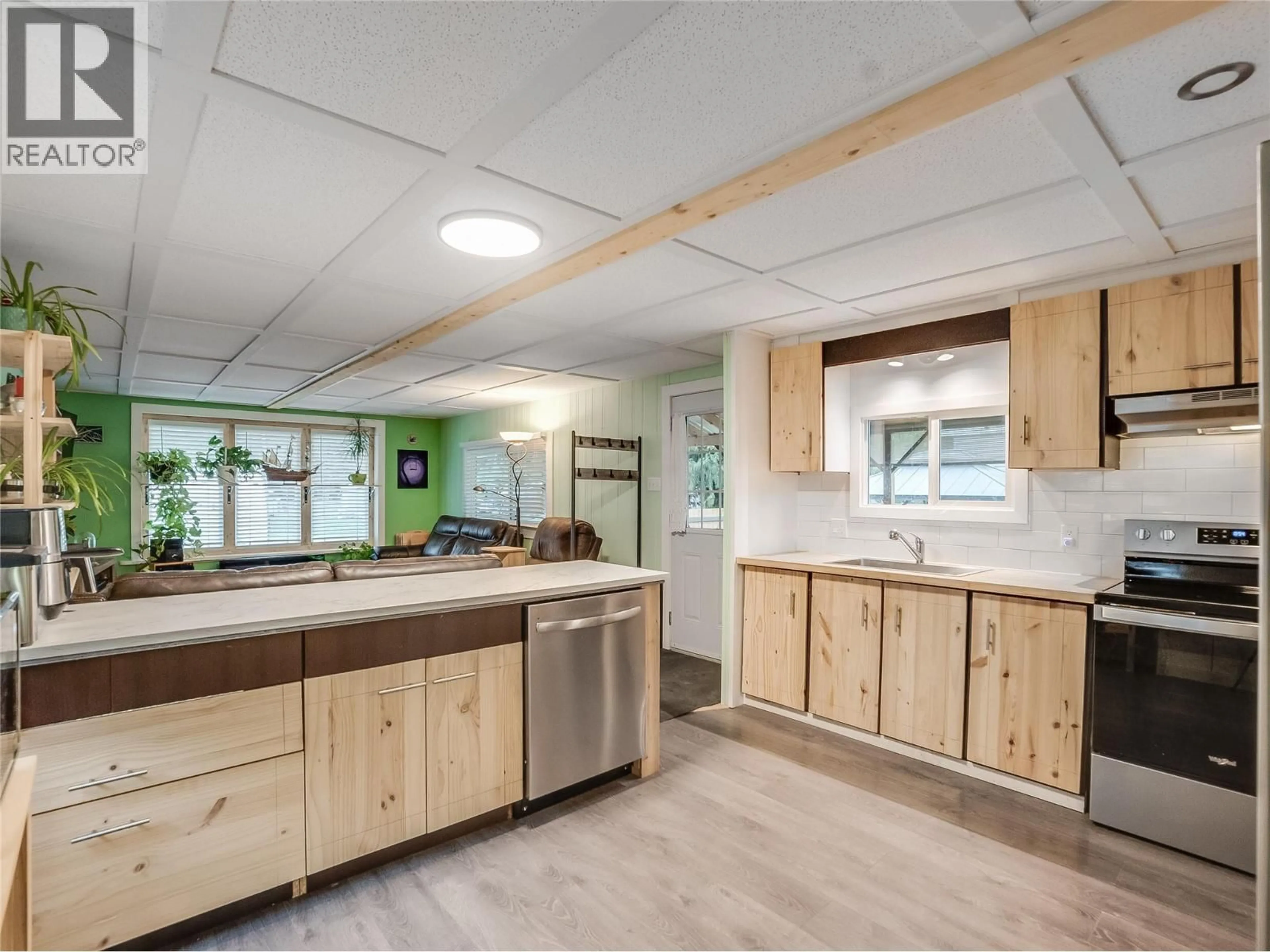 Open concept kitchen, unknown for 8 - 916 AIRPORT ROAD, Salmo British Columbia V0G1Z0
