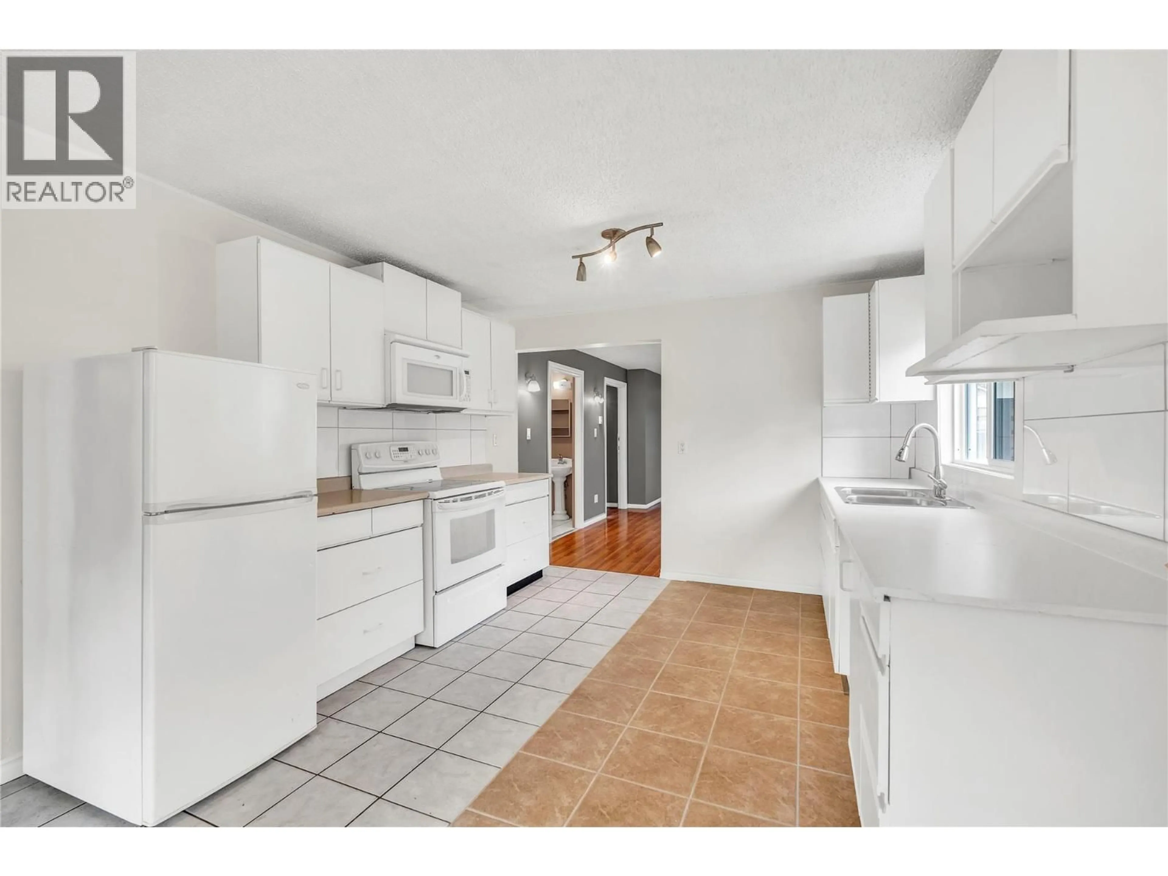 Unknown for 1190 PENTICTON AVENUE, Penticton British Columbia V2A2N2