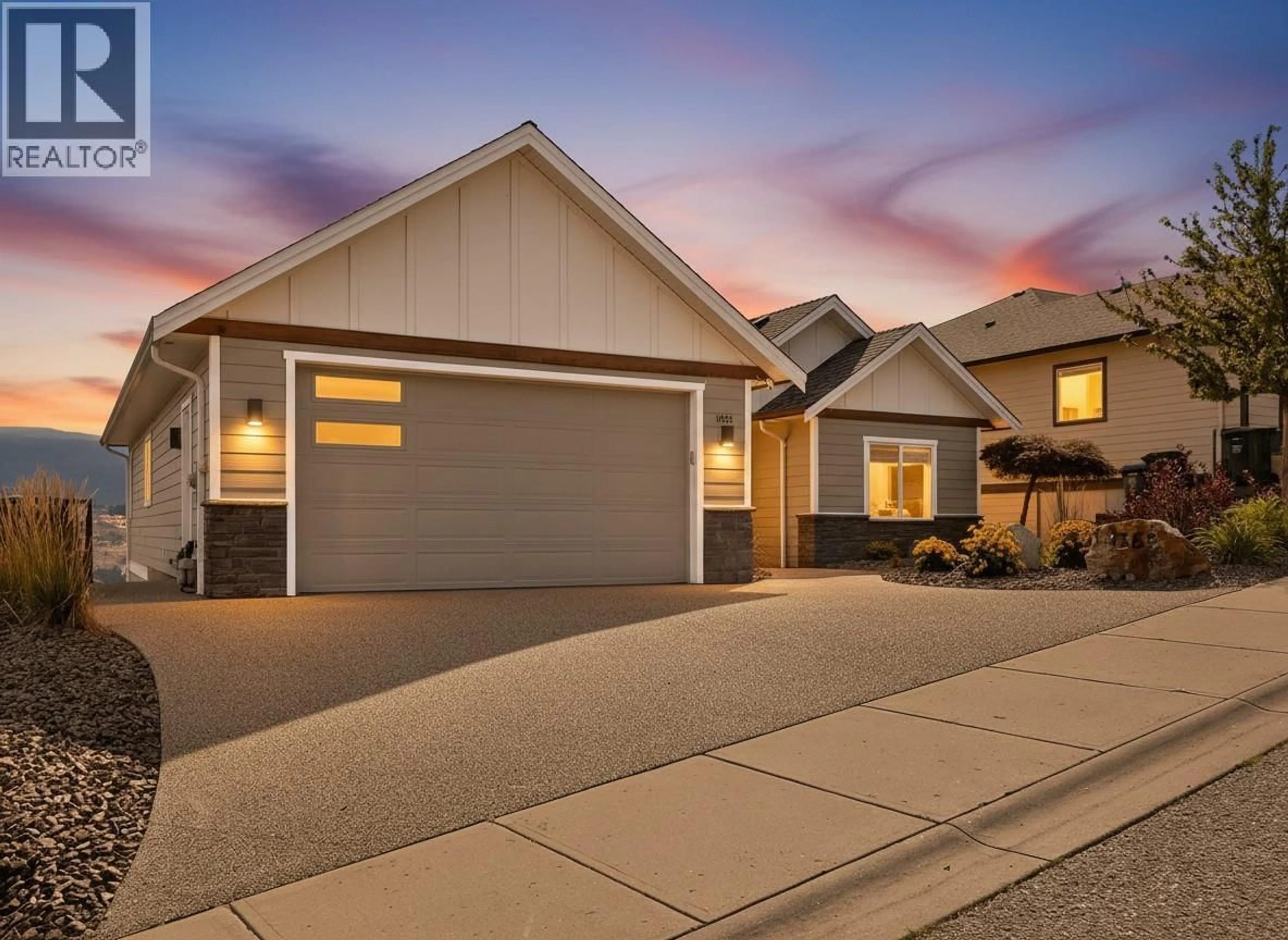 Home with vinyl exterior material, street for 1365 NISHI COURT, Kelowna British Columbia V1P1S2