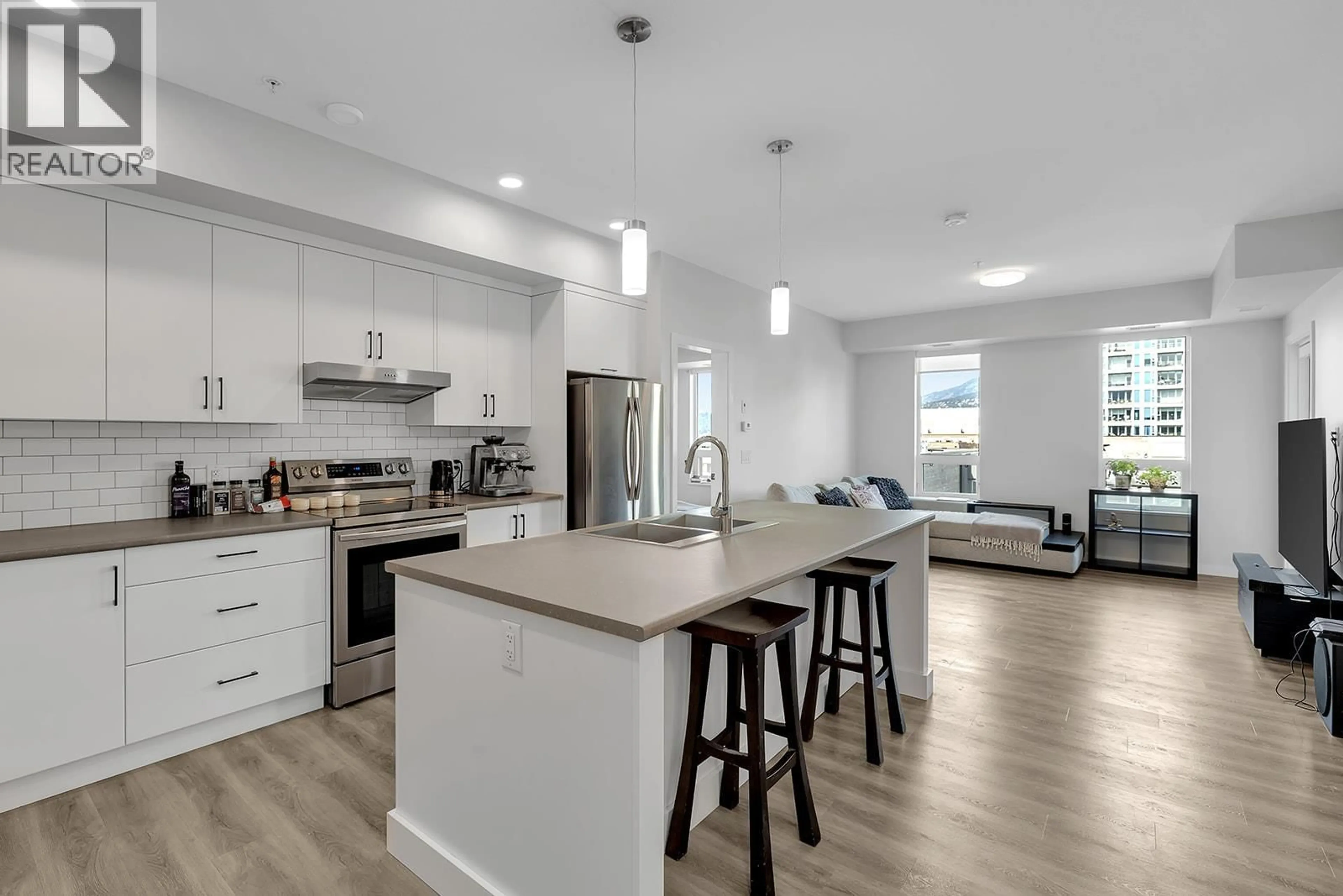 Open concept kitchen, unknown for 309 - 1215 ST. PAUL STREET, Kelowna British Columbia V1Y2C7