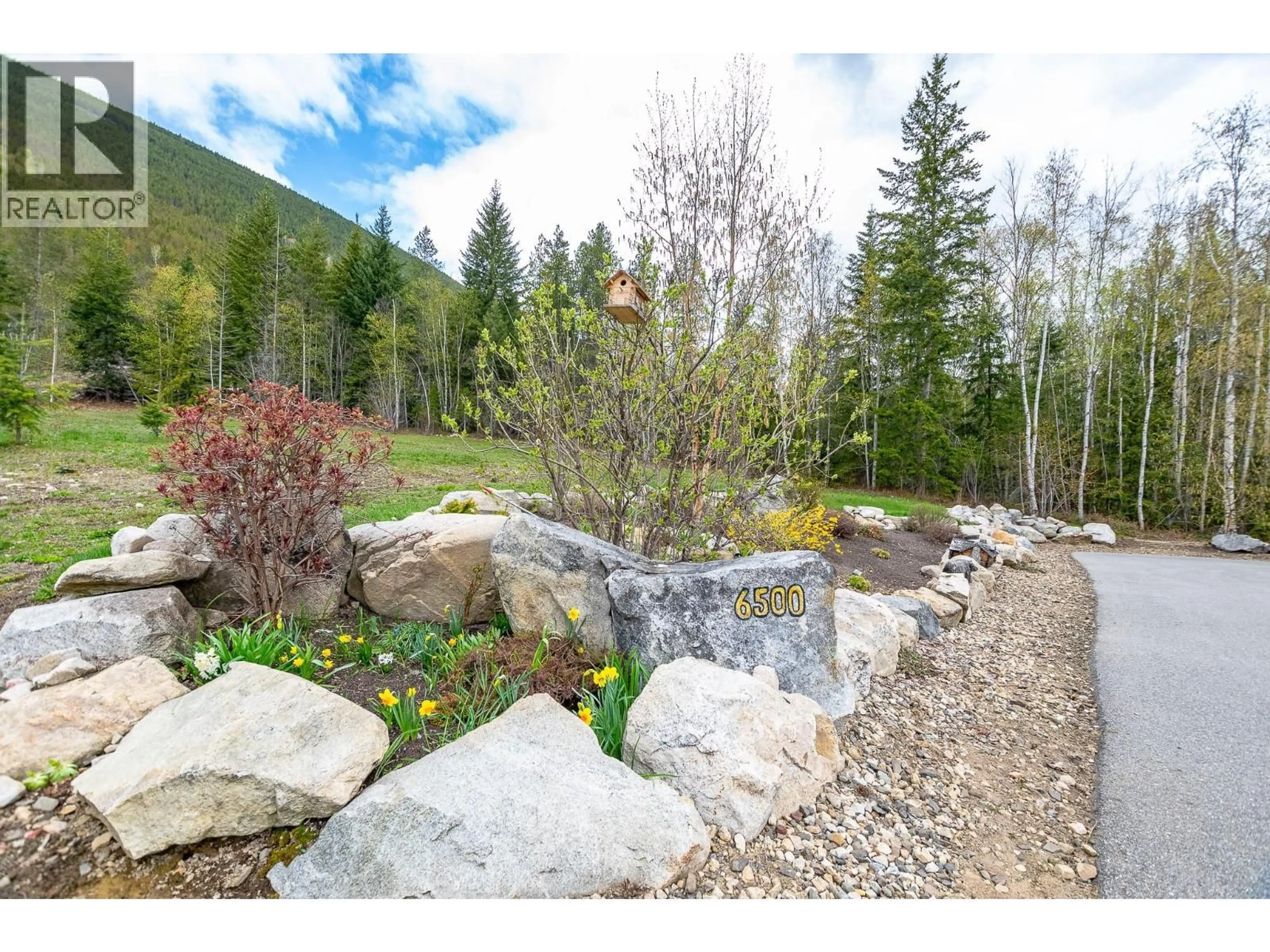 Patio, forest/trees view for 1 AVENUE NORTHWEST, Salmon Arm British Columbia V1E3B2