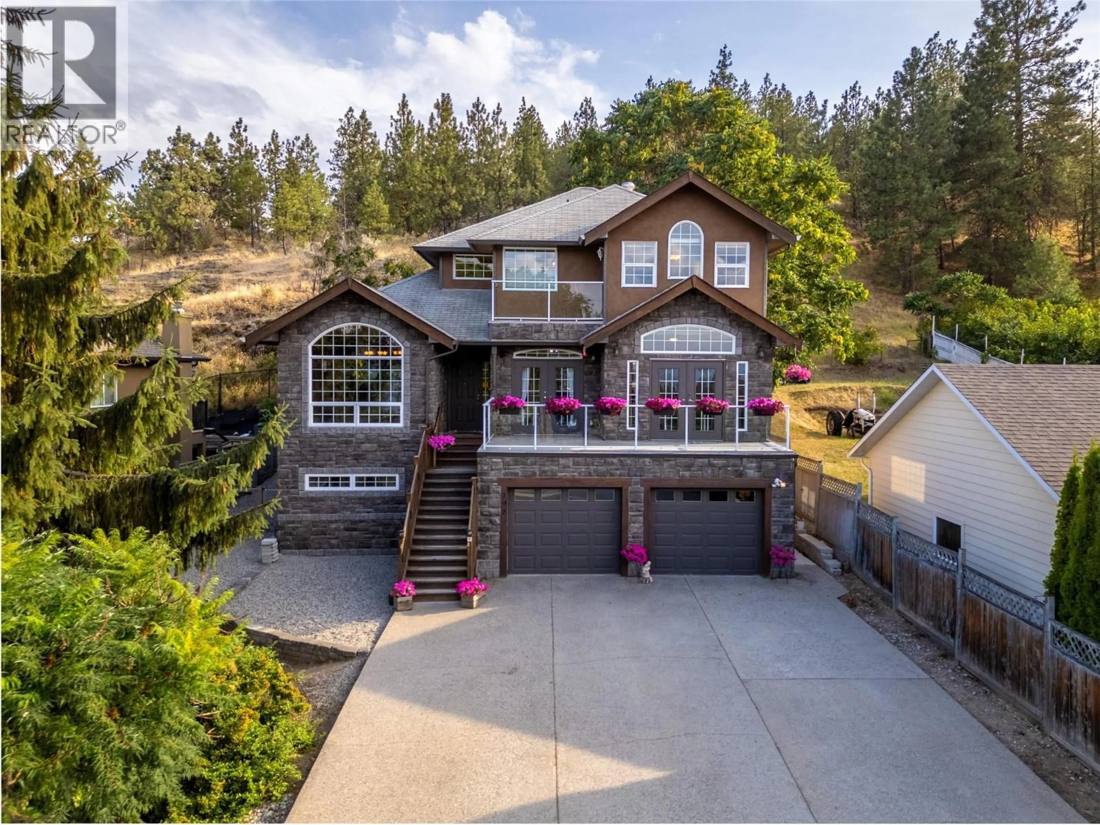 Home with vinyl exterior material, unknown for 192 LAKEHILL ROAD, Kaleden British Columbia V0H1K0