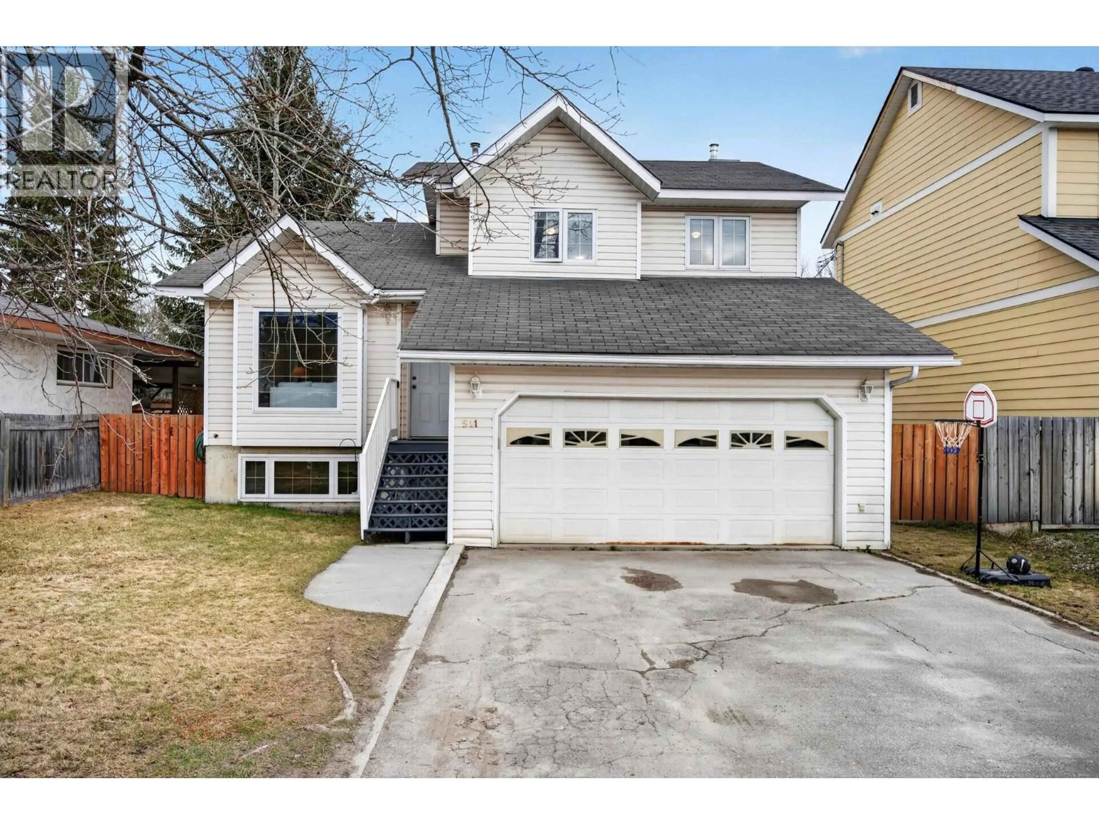 Home with vinyl exterior material, street for 511 10TH  S STREET, Golden British Columbia V0A1H0