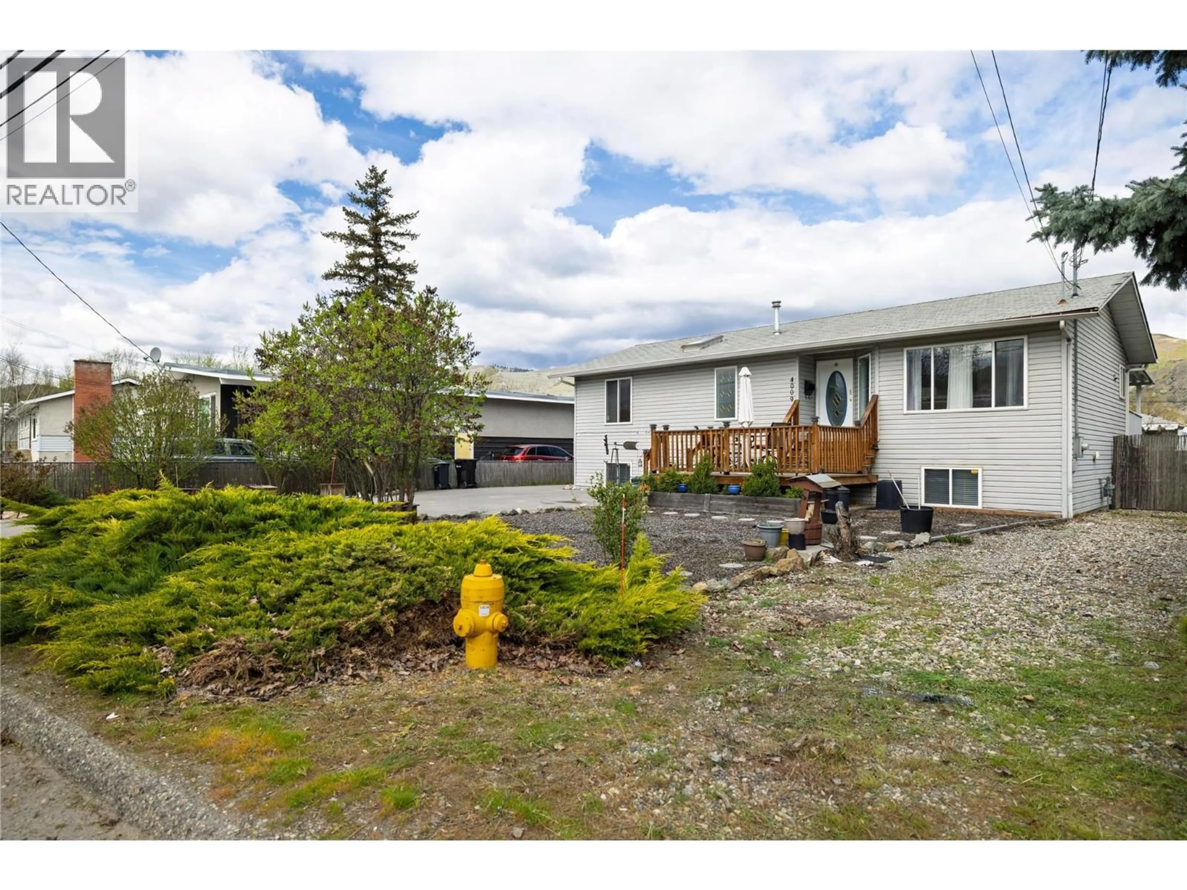 A pic from outside/outdoor area/front of a property/back of a property/a pic from drone, unknown for 4009 24 AVENUE, Vernon British Columbia V1T1M1