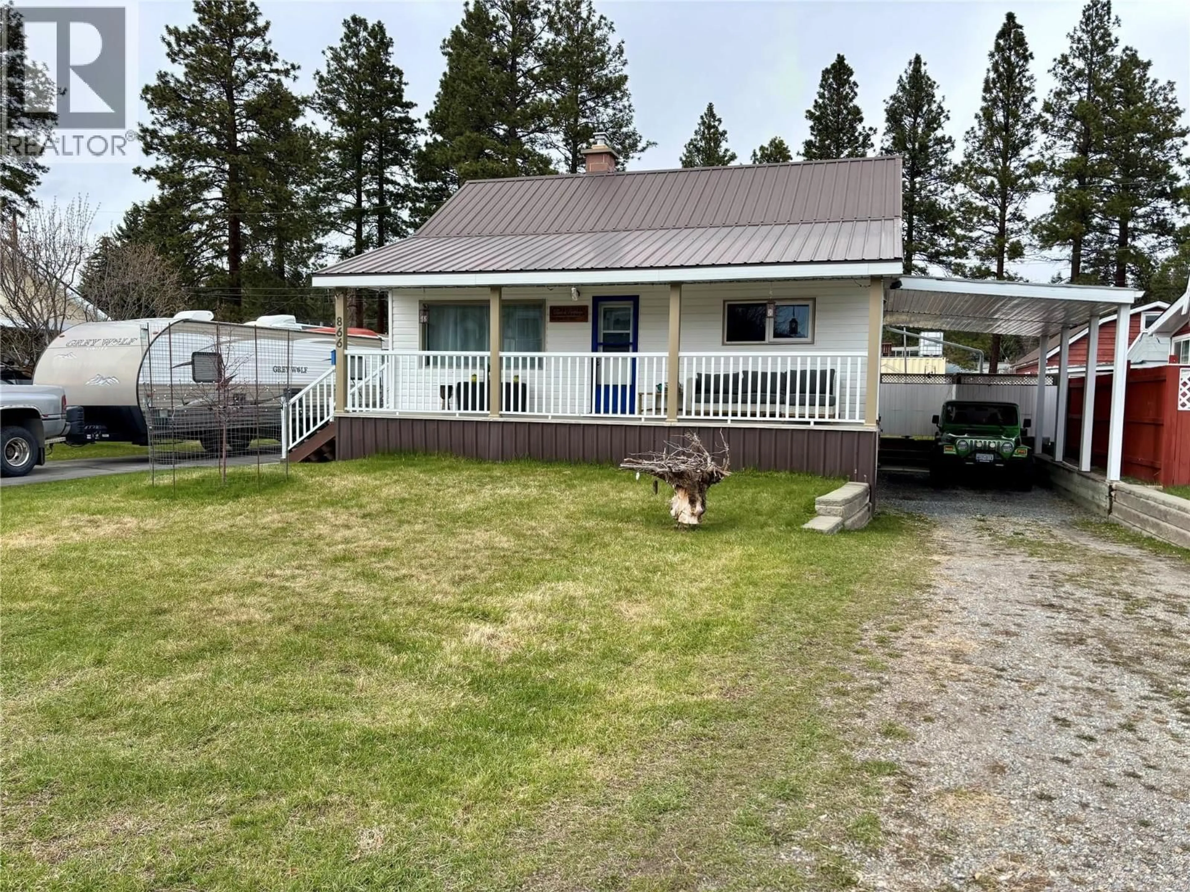 A pic from outside/outdoor area/front of a property/back of a property/a pic from drone, unknown for 866 305TH STREET STREET, Kimberley British Columbia V1A3H8