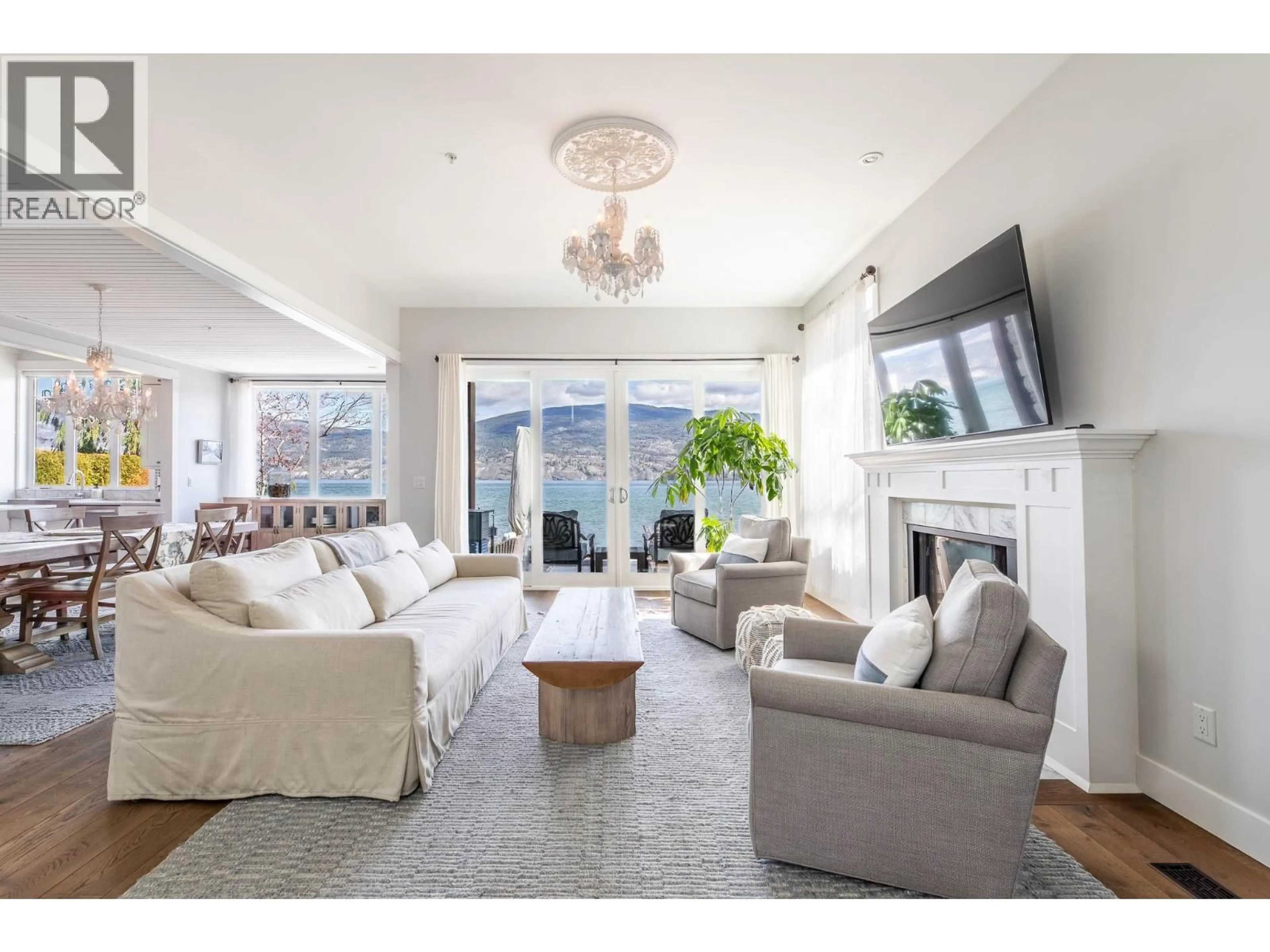 Living room with furniture, unknown for 11 - 15419 LAKESHORE DRIVE NORTH, Summerland British Columbia V0H1Z6