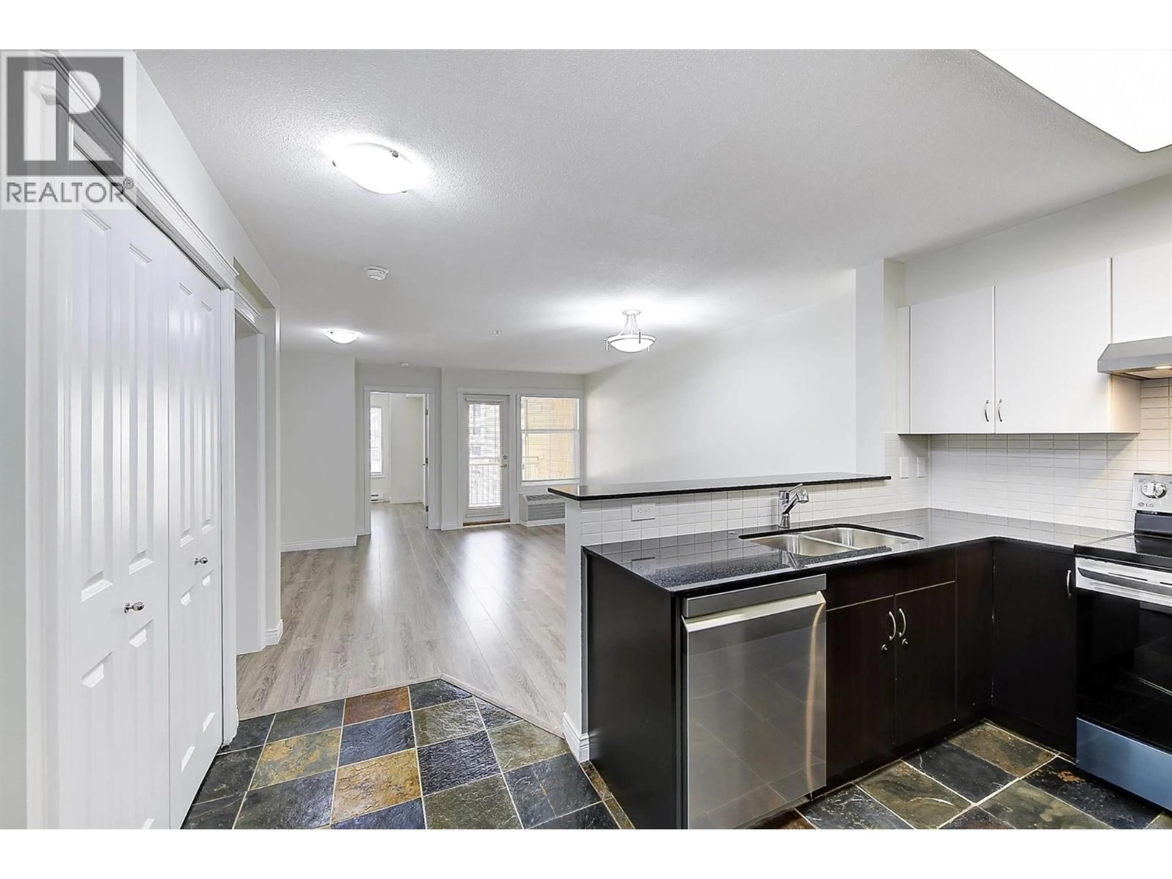 Open concept kitchen, unknown for 304 - 571 YATES ROAD, Kelowna British Columbia V1V2V5