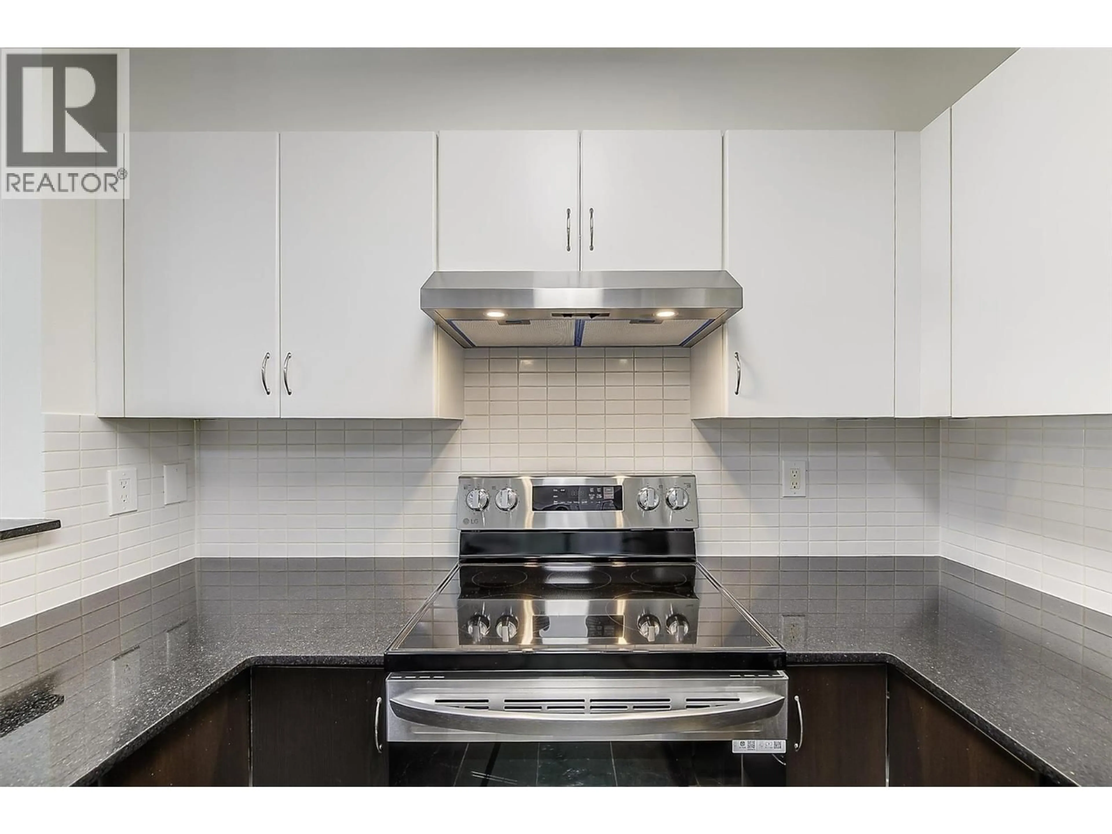 Standard kitchen, ceramic/tile floor for 304 - 571 YATES ROAD, Kelowna British Columbia V1V2V5