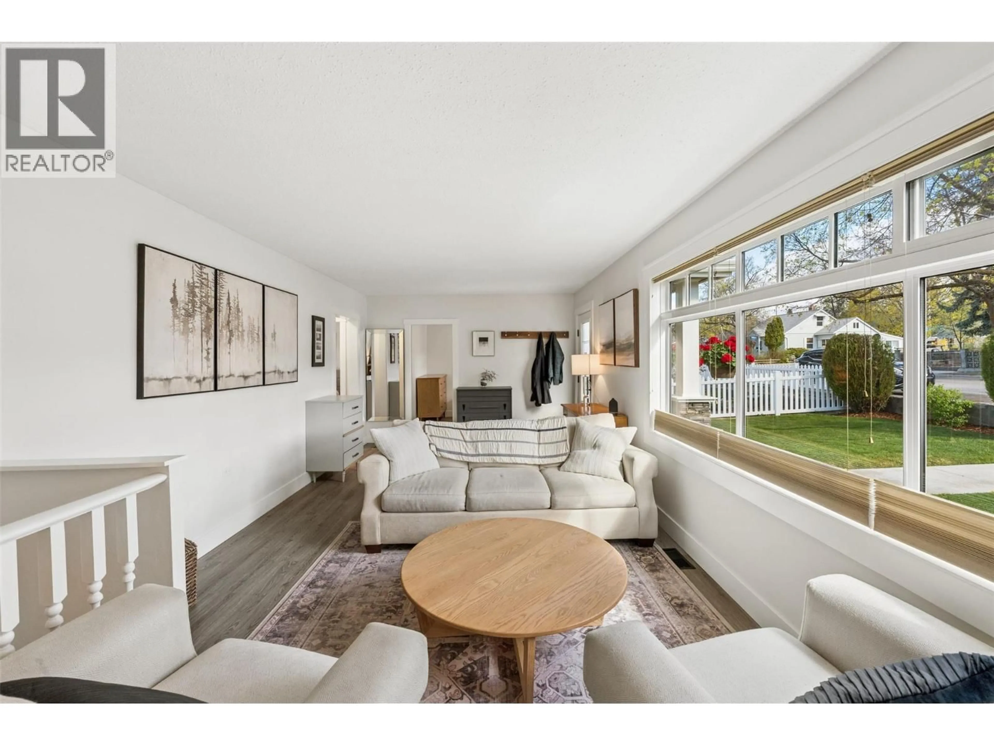 Living room with furniture, unknown for 1111 KILWINNING STREET, Penticton British Columbia V2A4N9