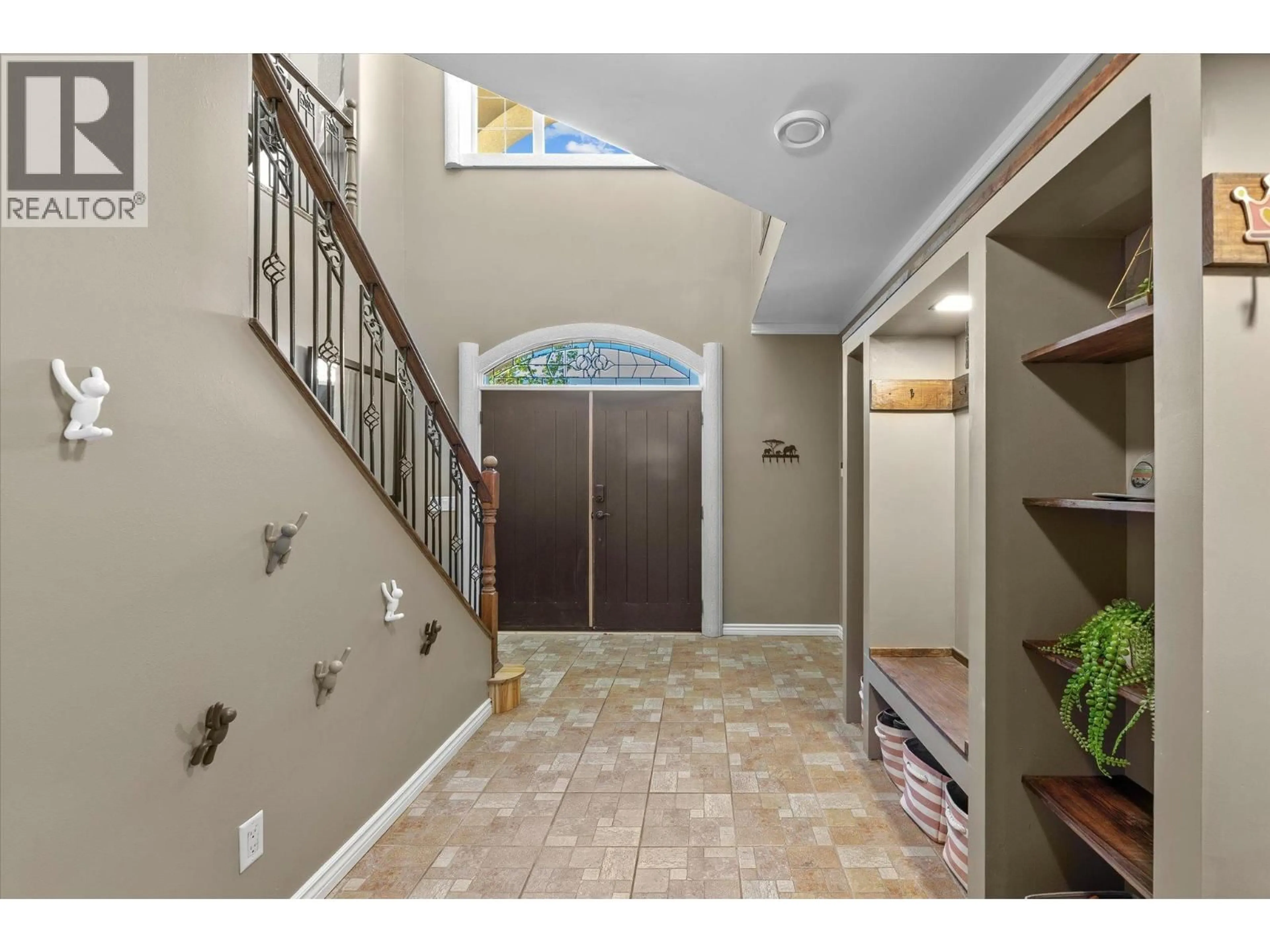 Indoor entryway for 2977 VALENTINO COURT, Kelowna British Columbia V1V2S3