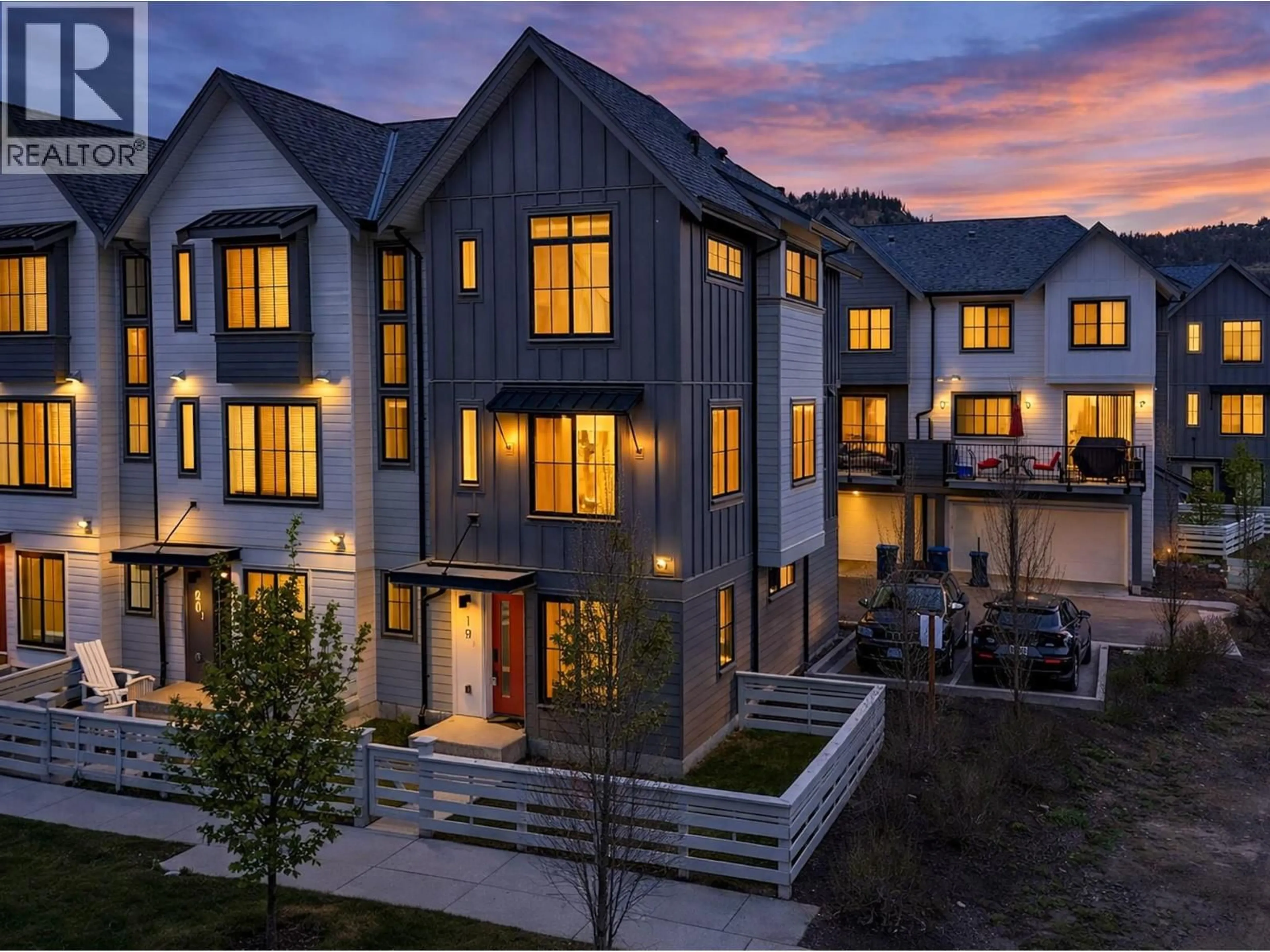 Home with brick exterior material, street for 19 - 307 GLEN PARK DRIVE, Kelowna British Columbia V1V0H1