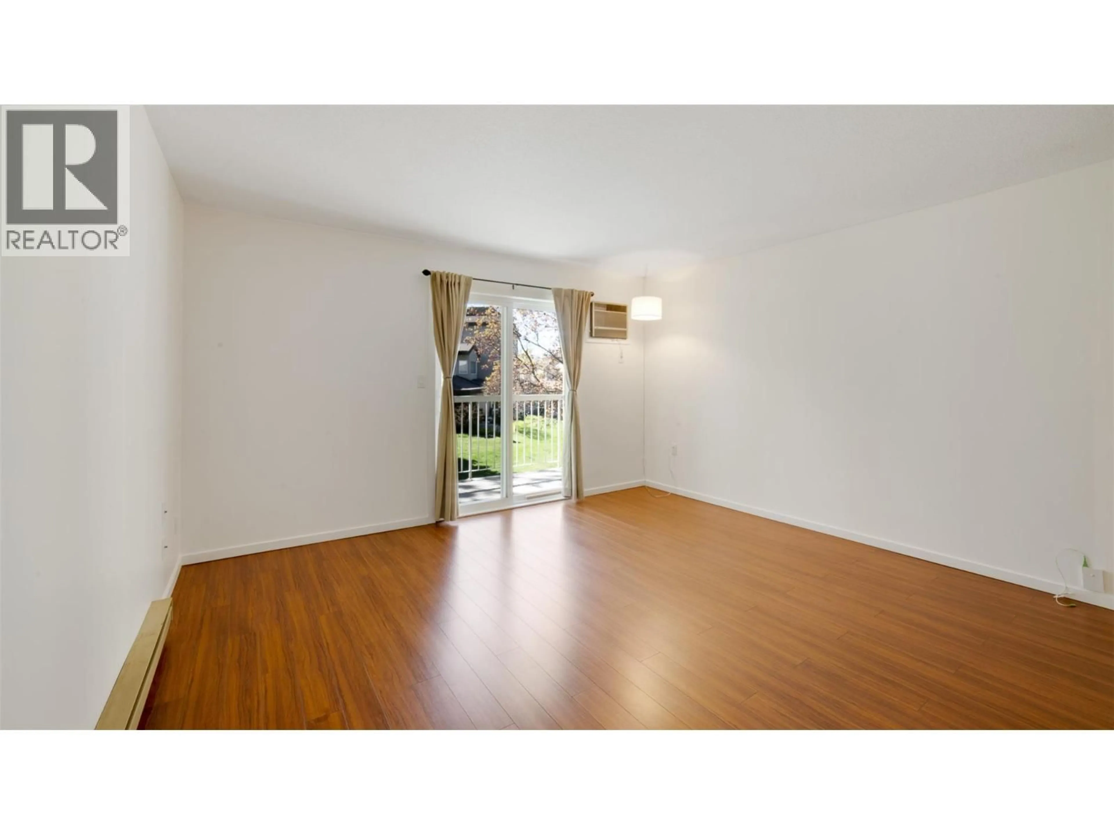 A pic of a room for 208D - 735 COOK ROAD, Kelowna British Columbia V1W9G6