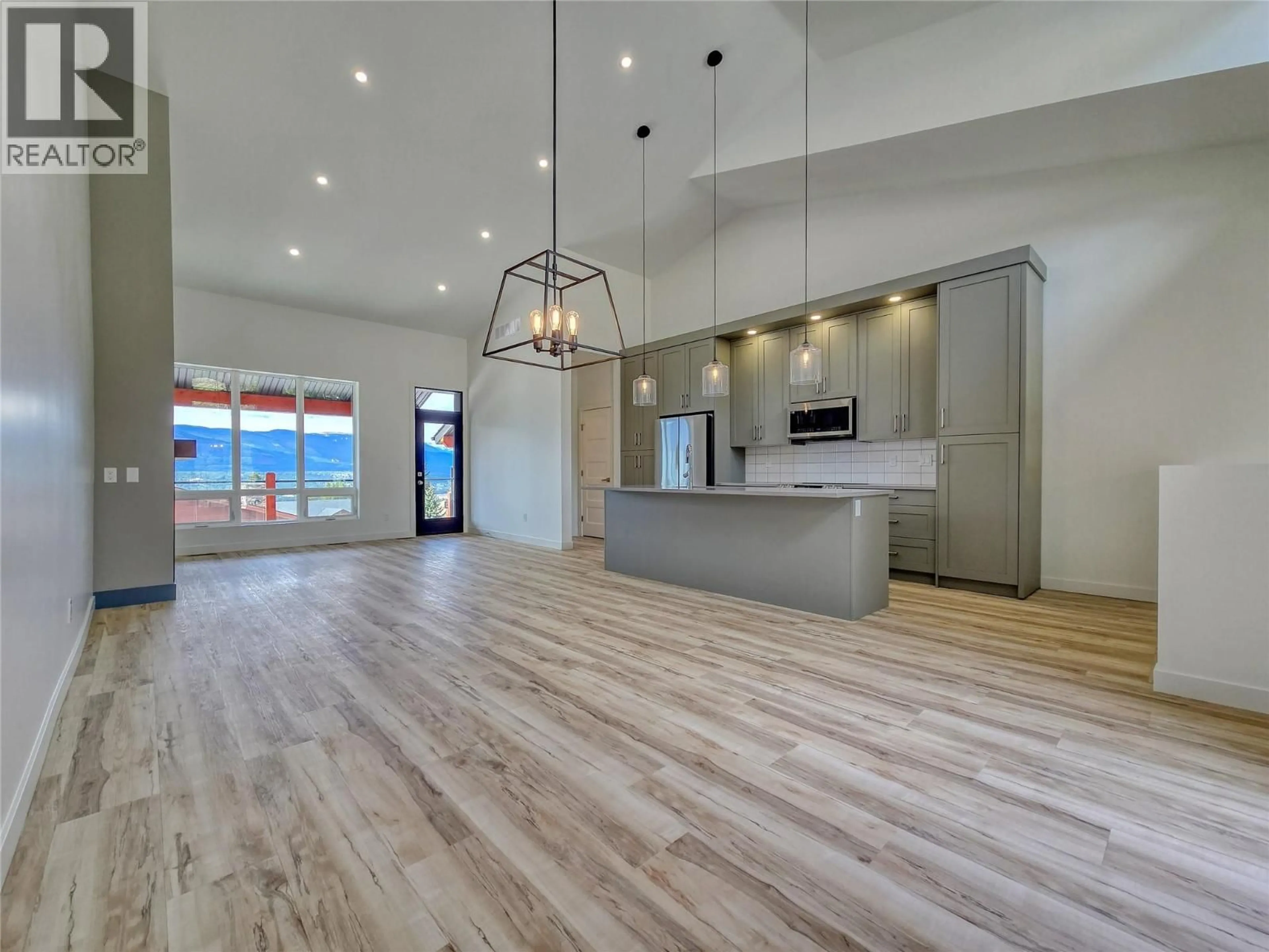Open concept kitchen, unknown for 21B - 5150 FAIRWAY DRIVE, Fairmont Hot Springs British Columbia V0B1L1