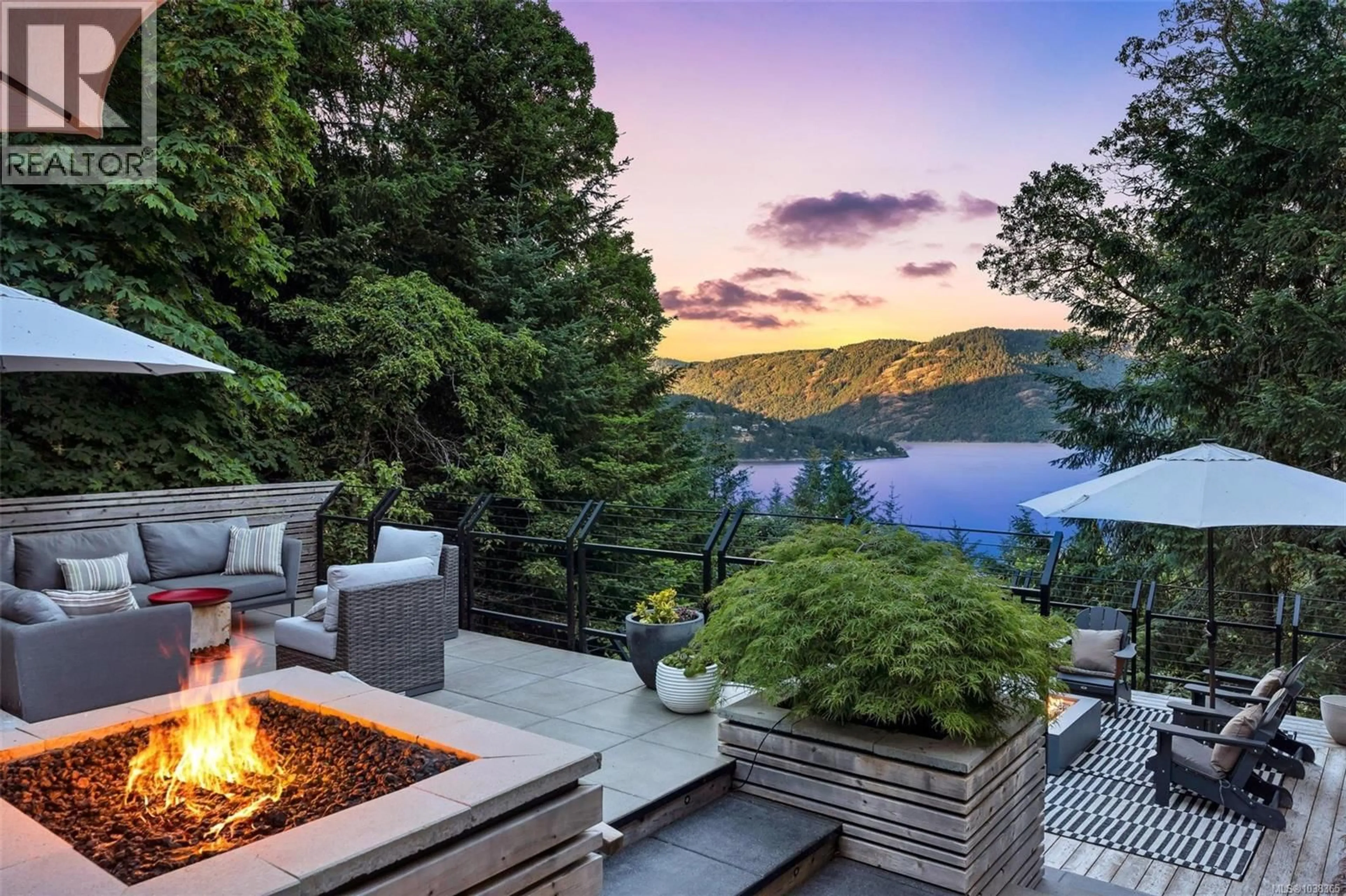 Patio, water/lake/river/ocean view for 977 GRANDVIEW STREET, Duncan British Columbia V9L5Y7