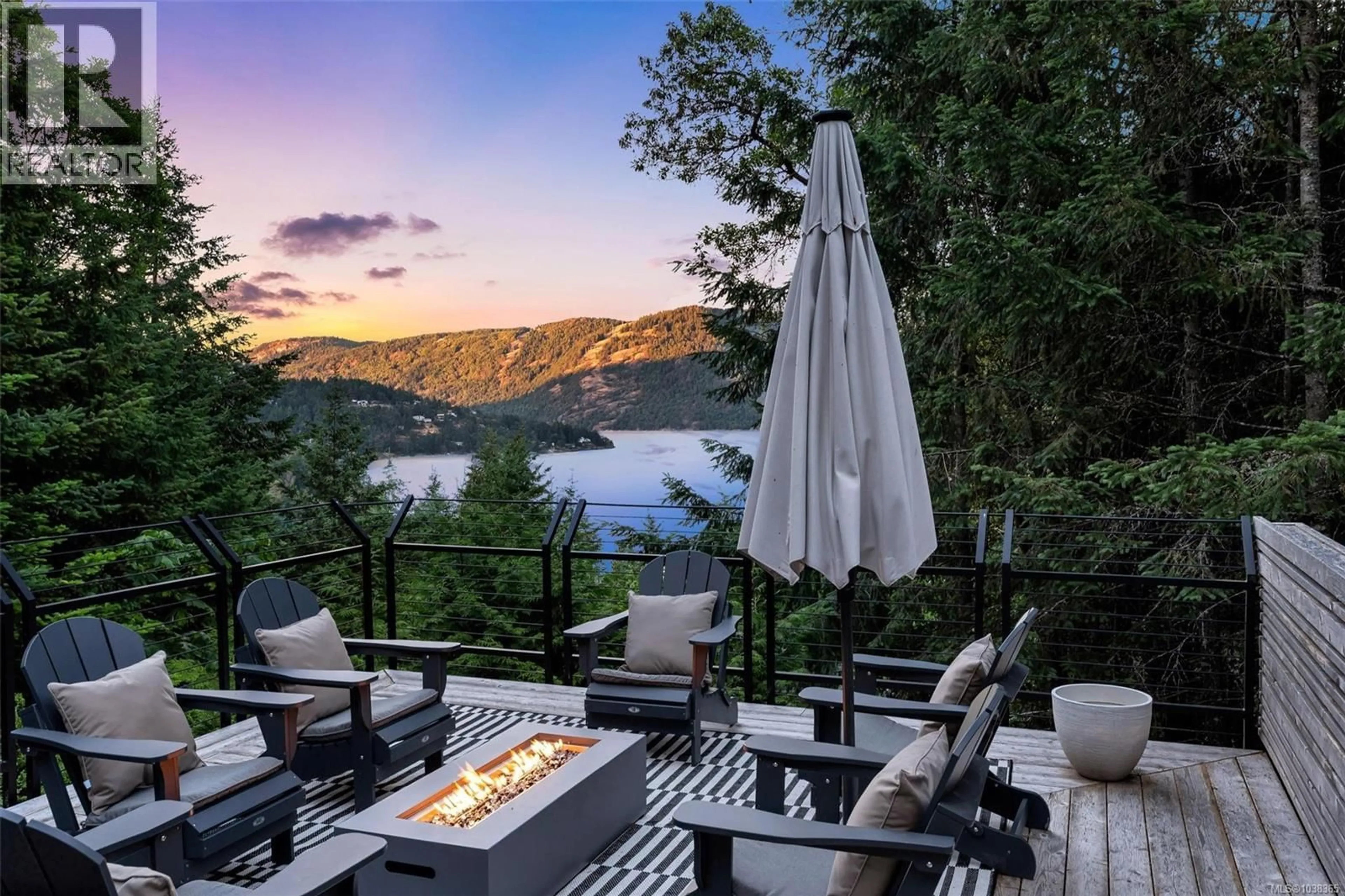 Patio, water/lake/river/ocean view for 977 GRANDVIEW STREET, Duncan British Columbia V9L5Y7