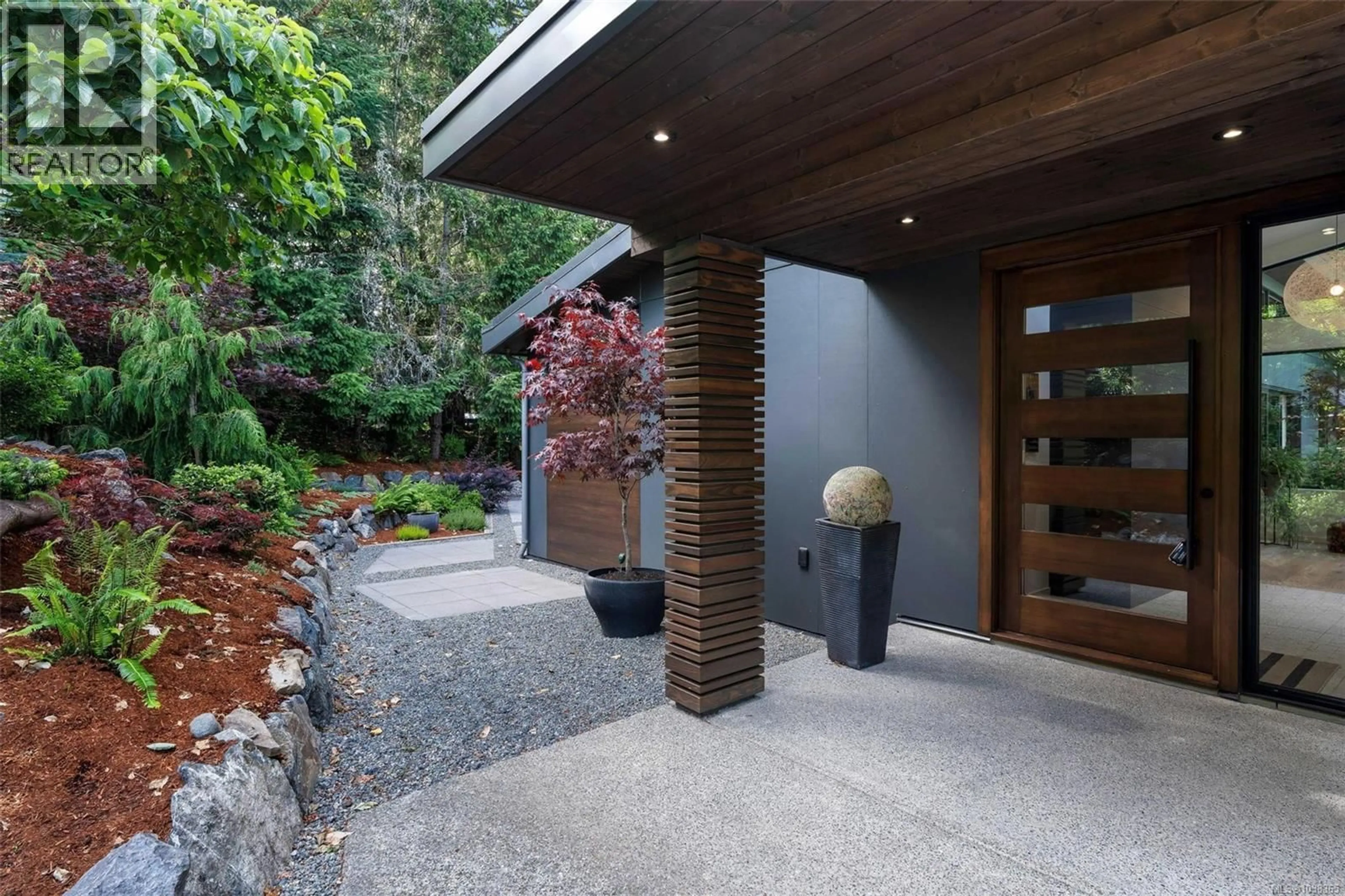 Indoor entryway for 977 GRANDVIEW STREET, Duncan British Columbia V9L5Y7