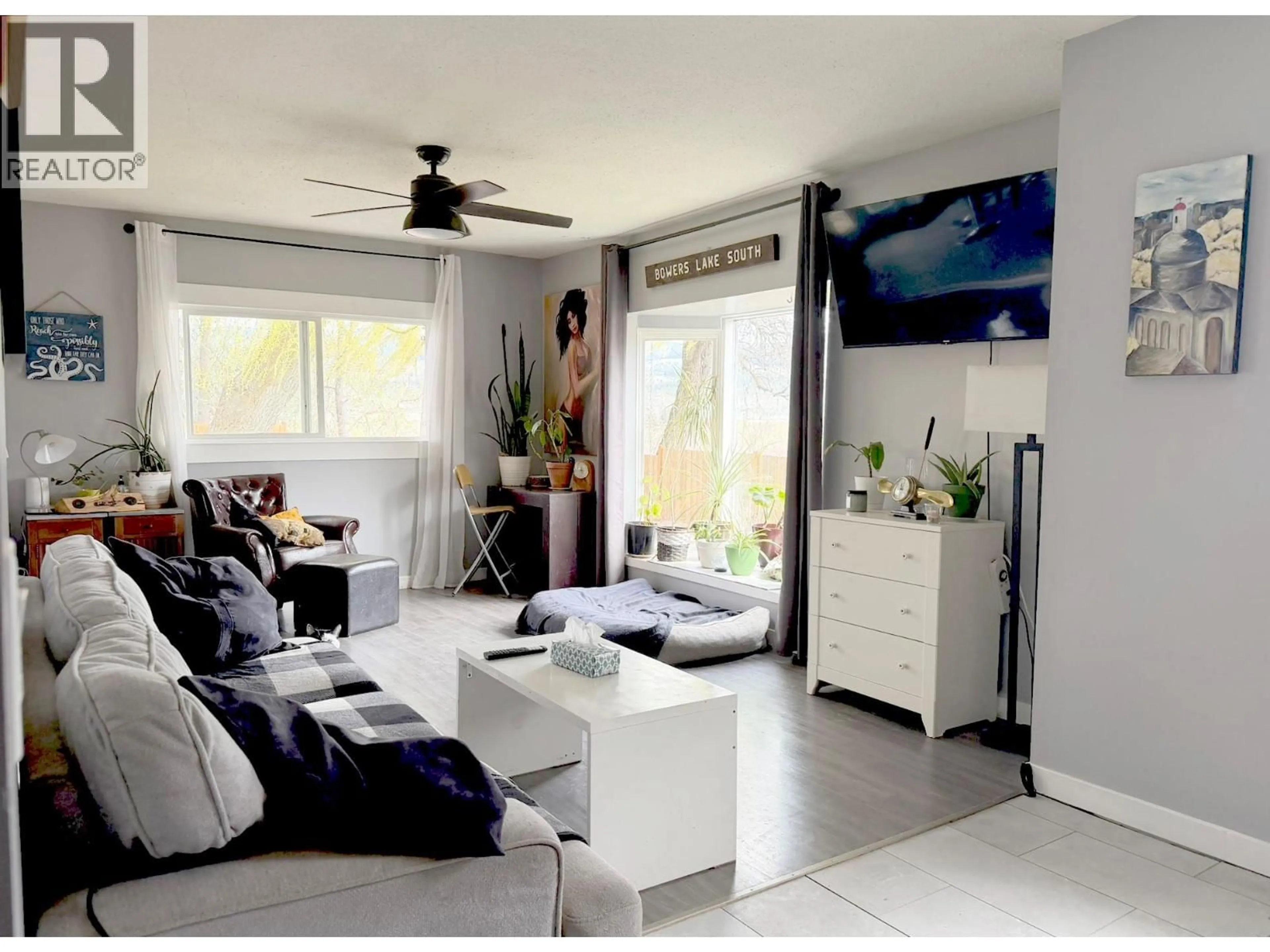 Living room with furniture, unknown for 6430 WESTSYDE ROAD, Kamloops British Columbia V2B8N7