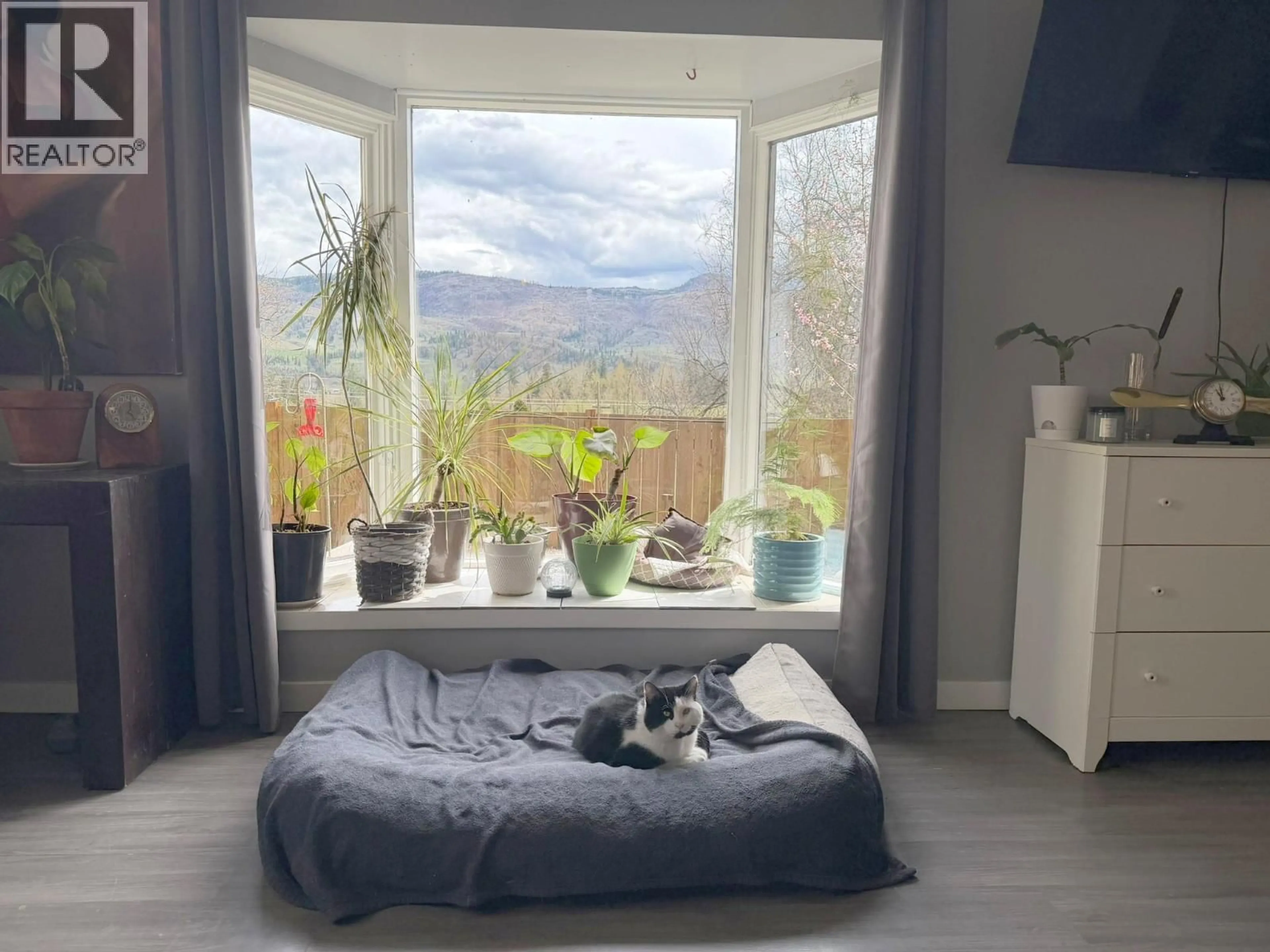 A pic of a room for 6430 WESTSYDE ROAD, Kamloops British Columbia V2B8N7