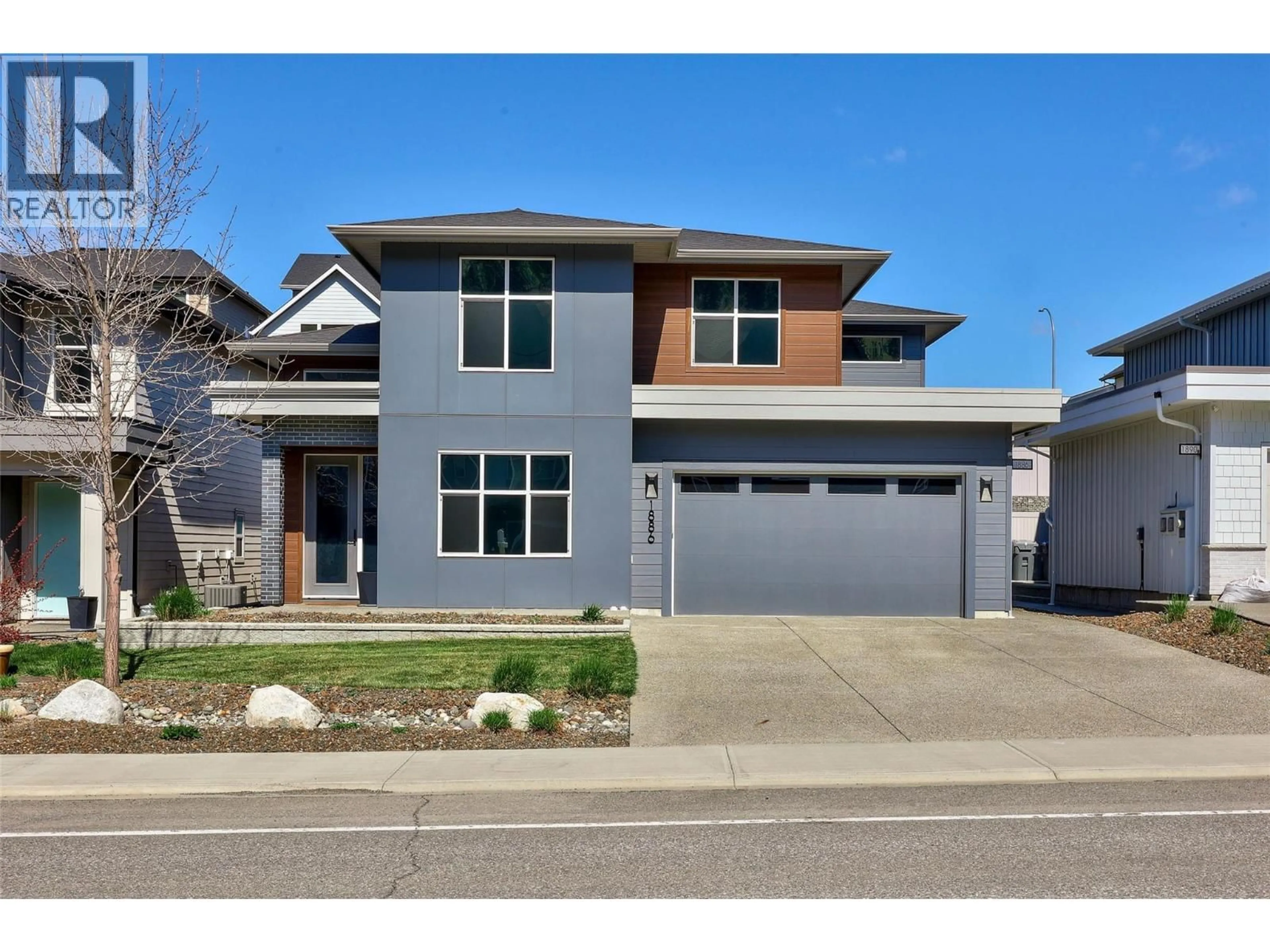 Home with vinyl exterior material, street for 1886 QU'APPELLE BOULEVARD, Kamloops British Columbia V2E0C7