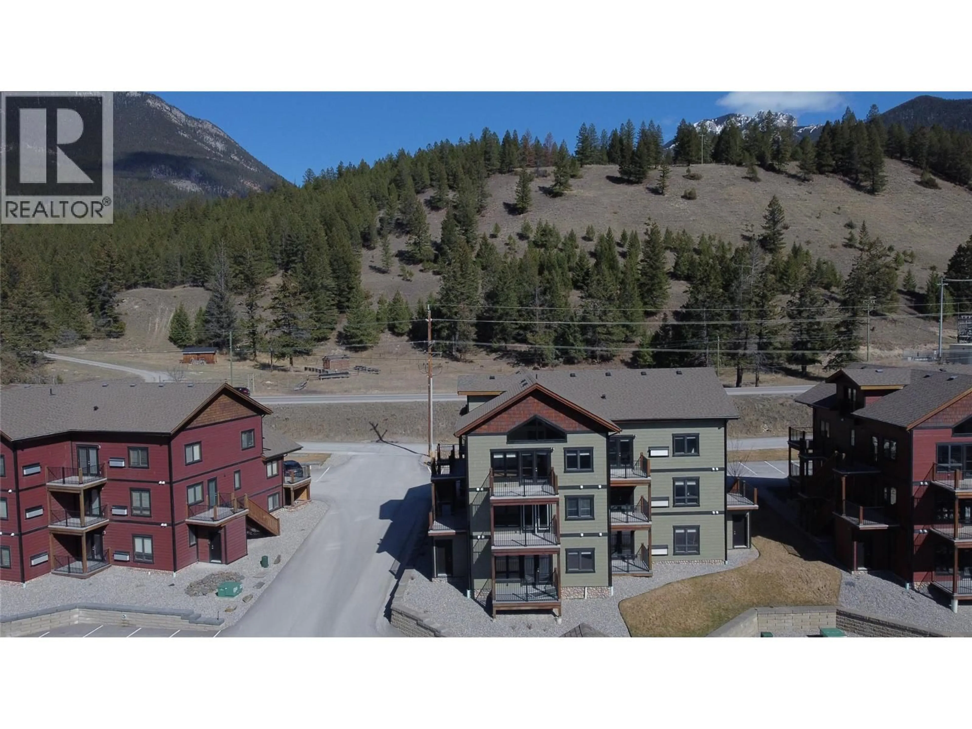 A pic from outside/outdoor area/front of a property/back of a property/a pic from drone, mountain view for 301 - 7291 PROSPECTOR AVENUE, Radium Hot Springs British Columbia V0A1M0