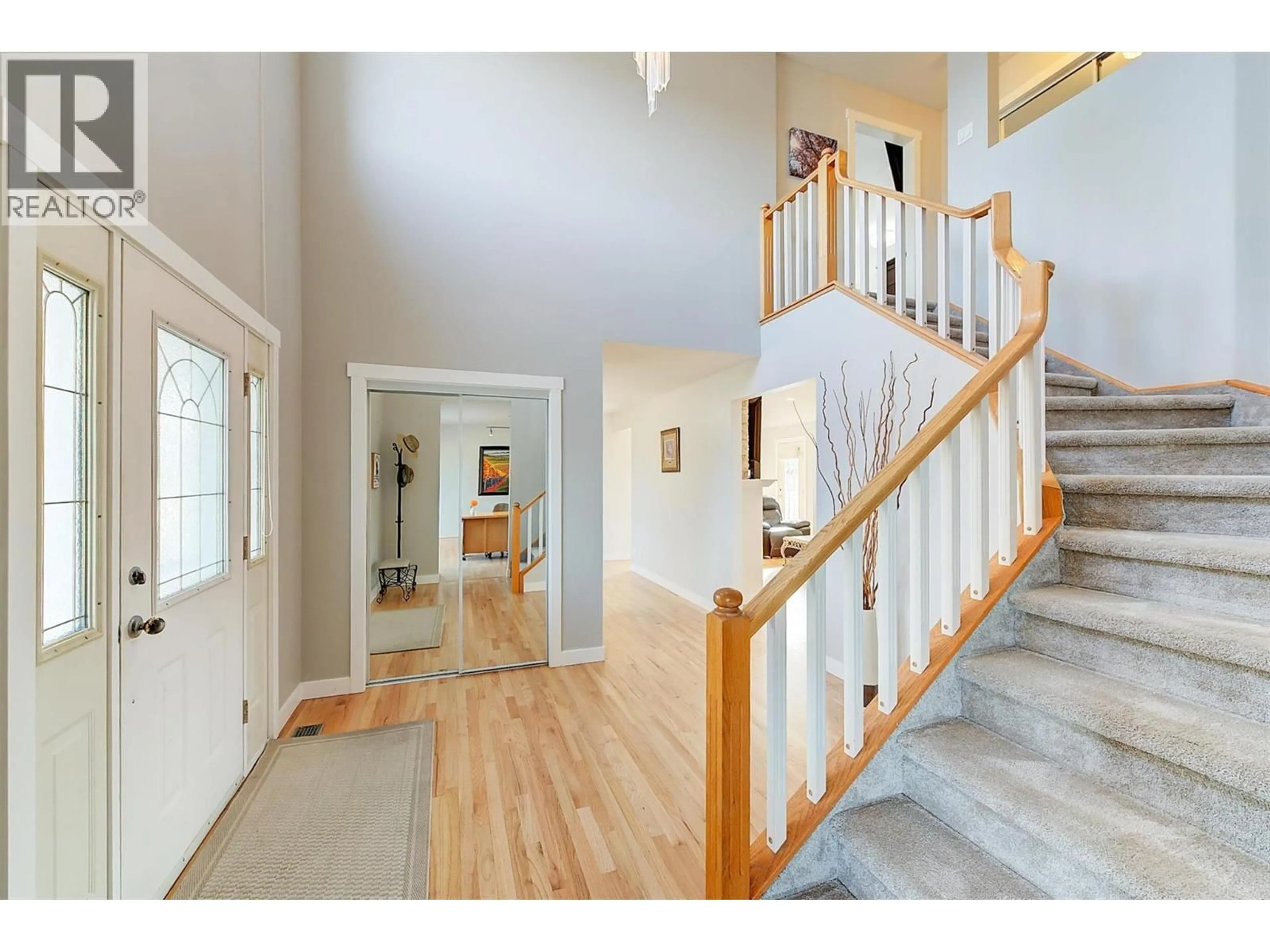 Indoor entryway for 2547 SEXSMITH ROAD, Kelowna British Columbia V1V2G6