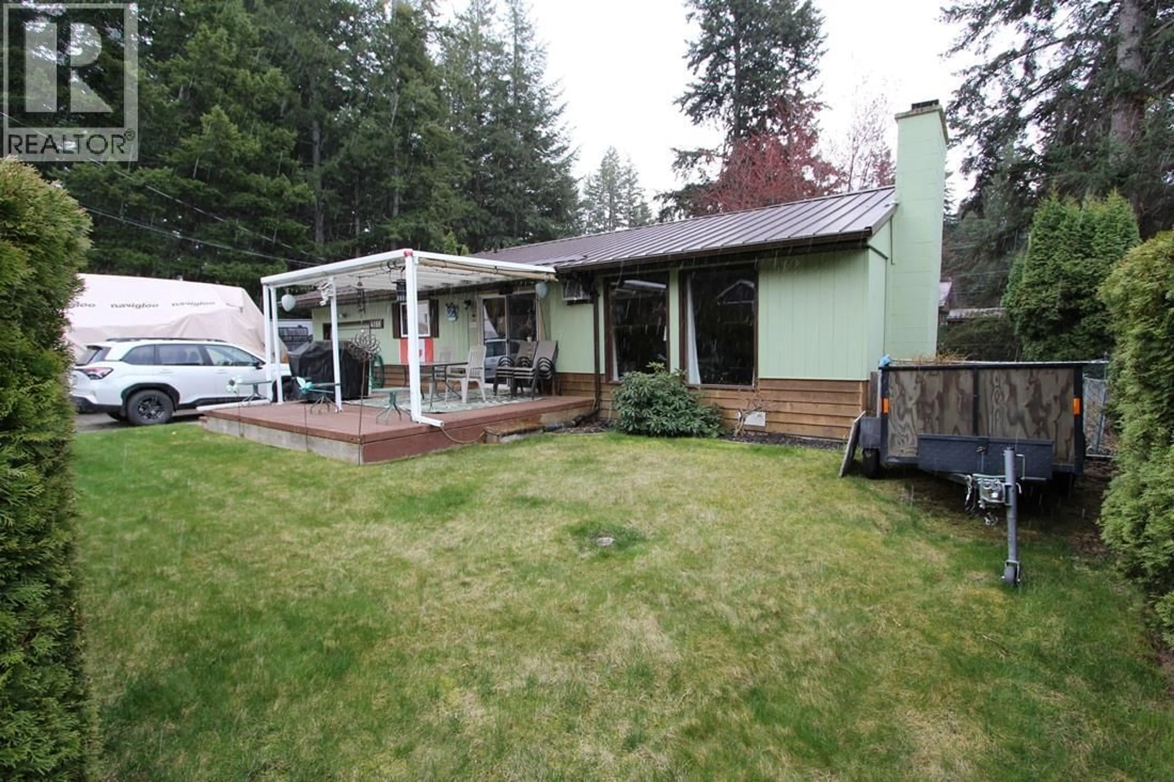 A pic from outside/outdoor area/front of a property/back of a property/a pic from drone, unknown for 4188 SOUTH ASHE CRESCENT, Scotch Creek British Columbia V0E1M5