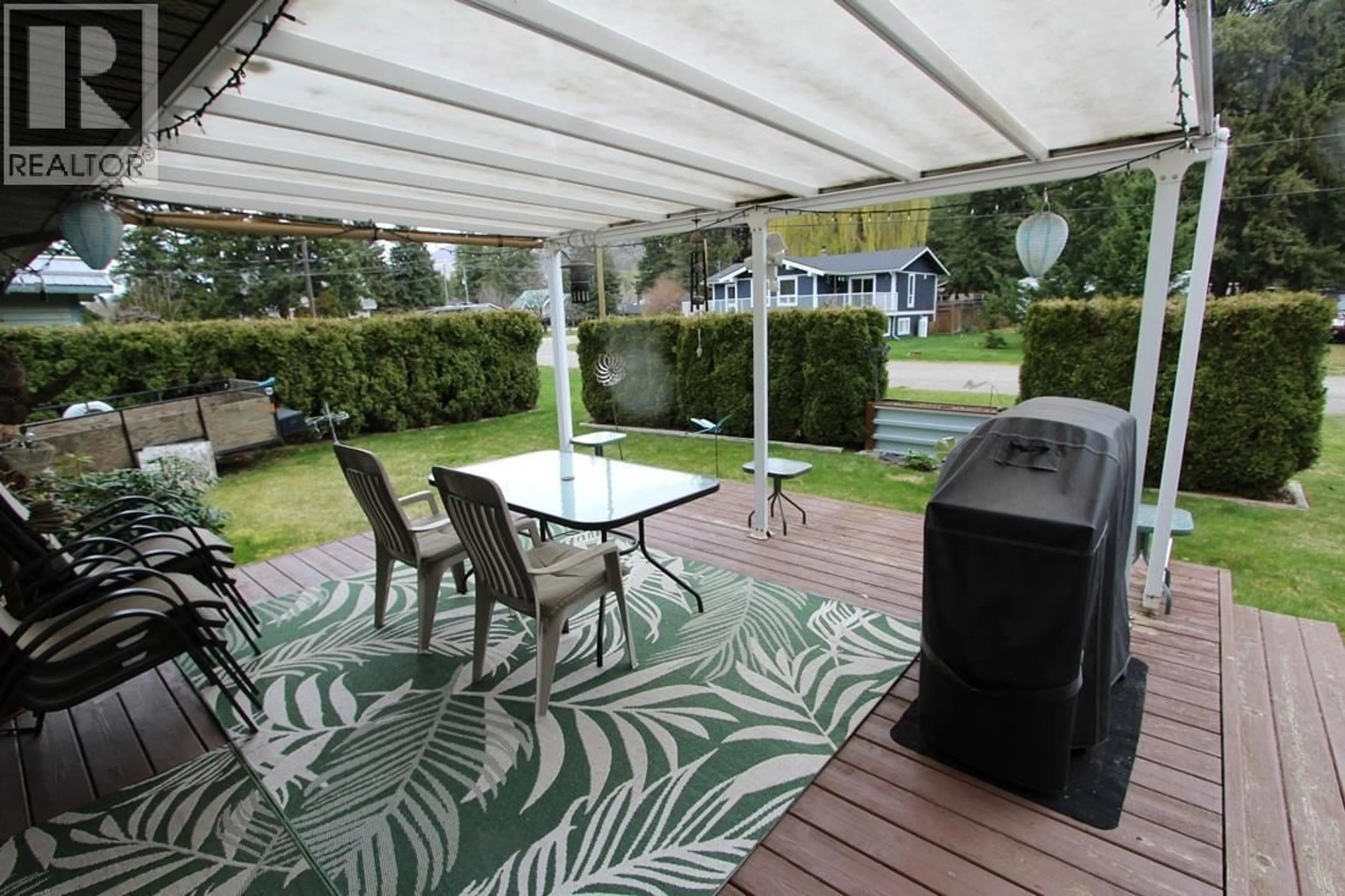 Patio, street for 4188 SOUTH ASHE CRESCENT, Scotch Creek British Columbia V0E1M5