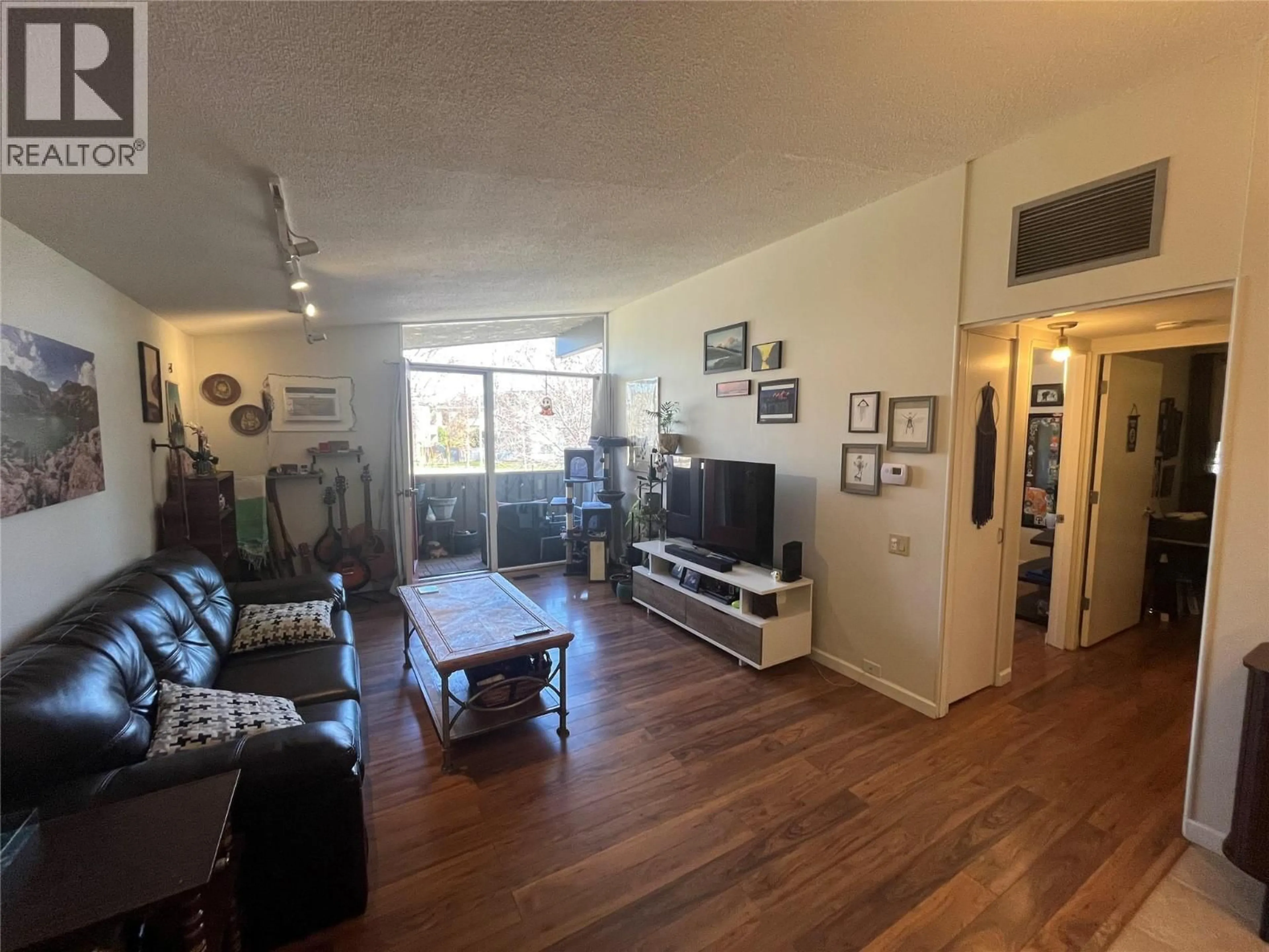 A pic of a room for 11 - 353 BOYCE CRESCENT, Kelowna British Columbia V1Y5Z7