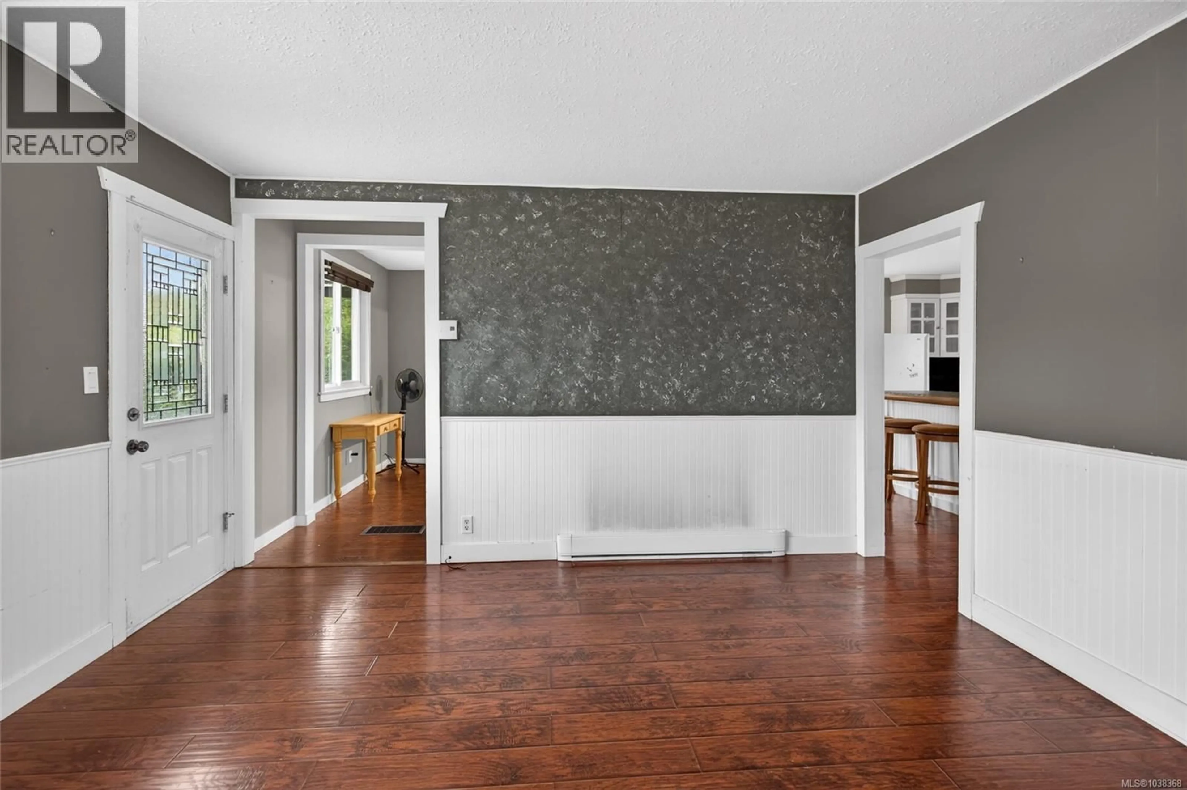Indoor foyer for 2798 10TH AVENUE, Port Alberni British Columbia V9Y2N9