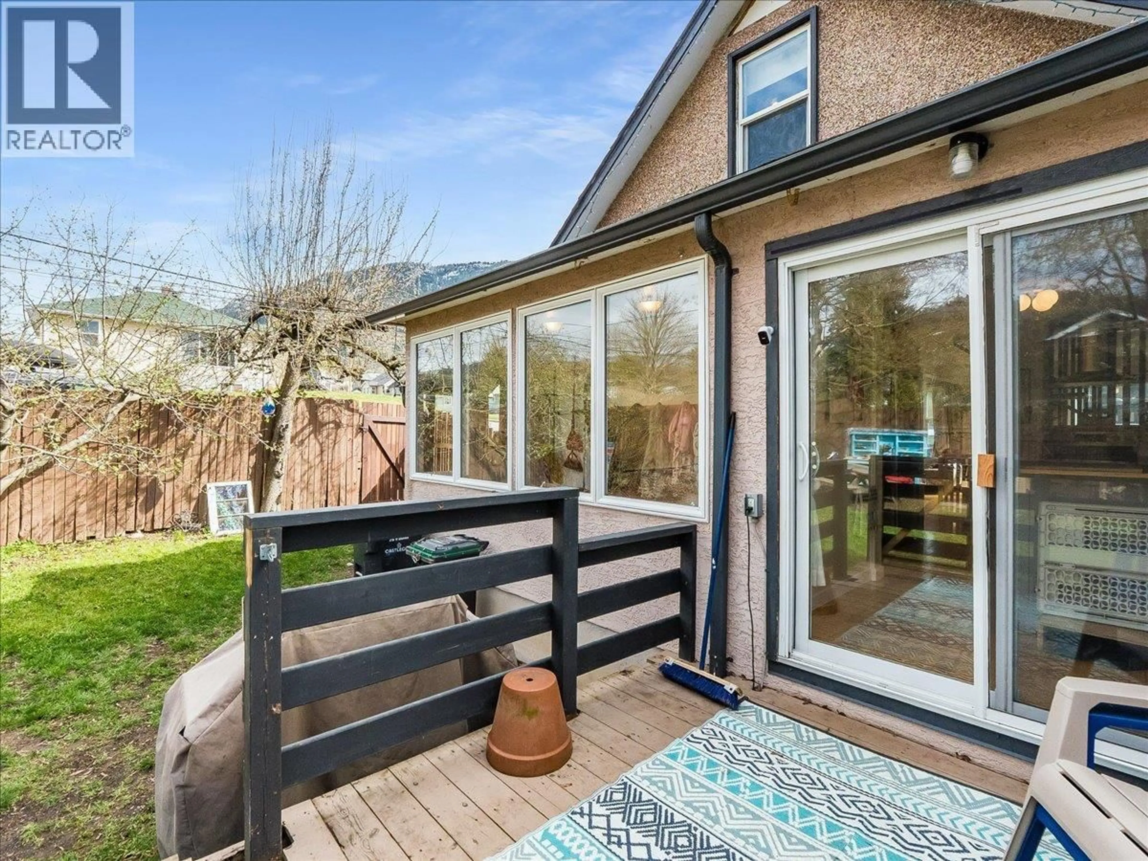 Unknown for 702 6TH STREET, Castlegar British Columbia V1N2E9