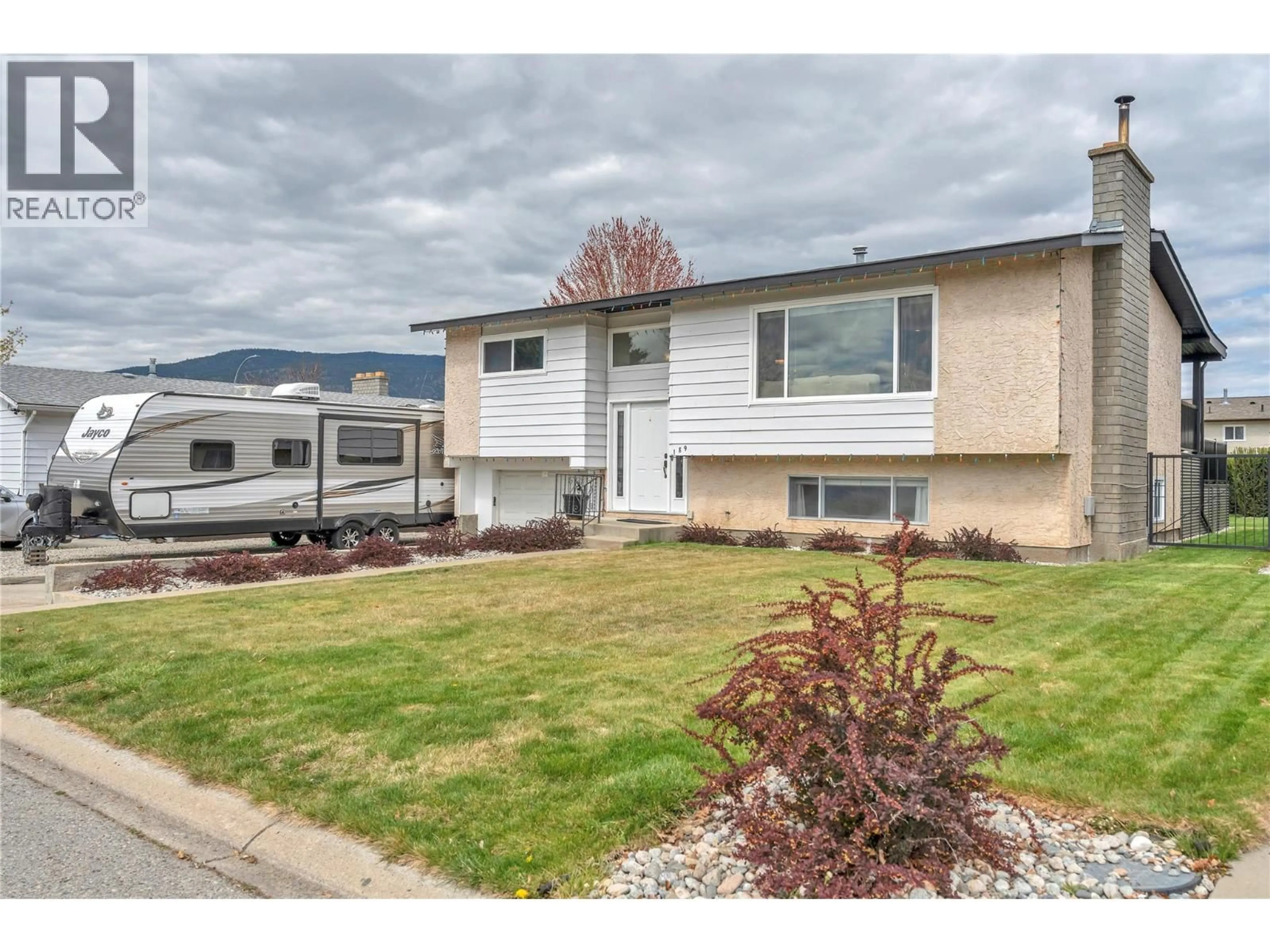Home with vinyl exterior material, street for 189 MCCULLOCH DRIVE, Penticton British Columbia V2A3P6